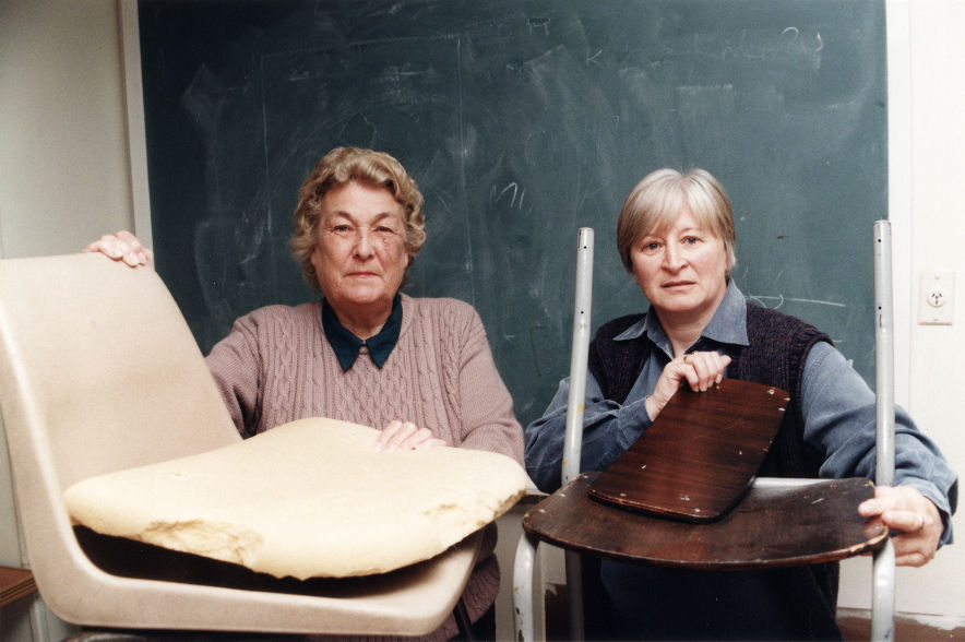 Municipal building; poor state of community room.