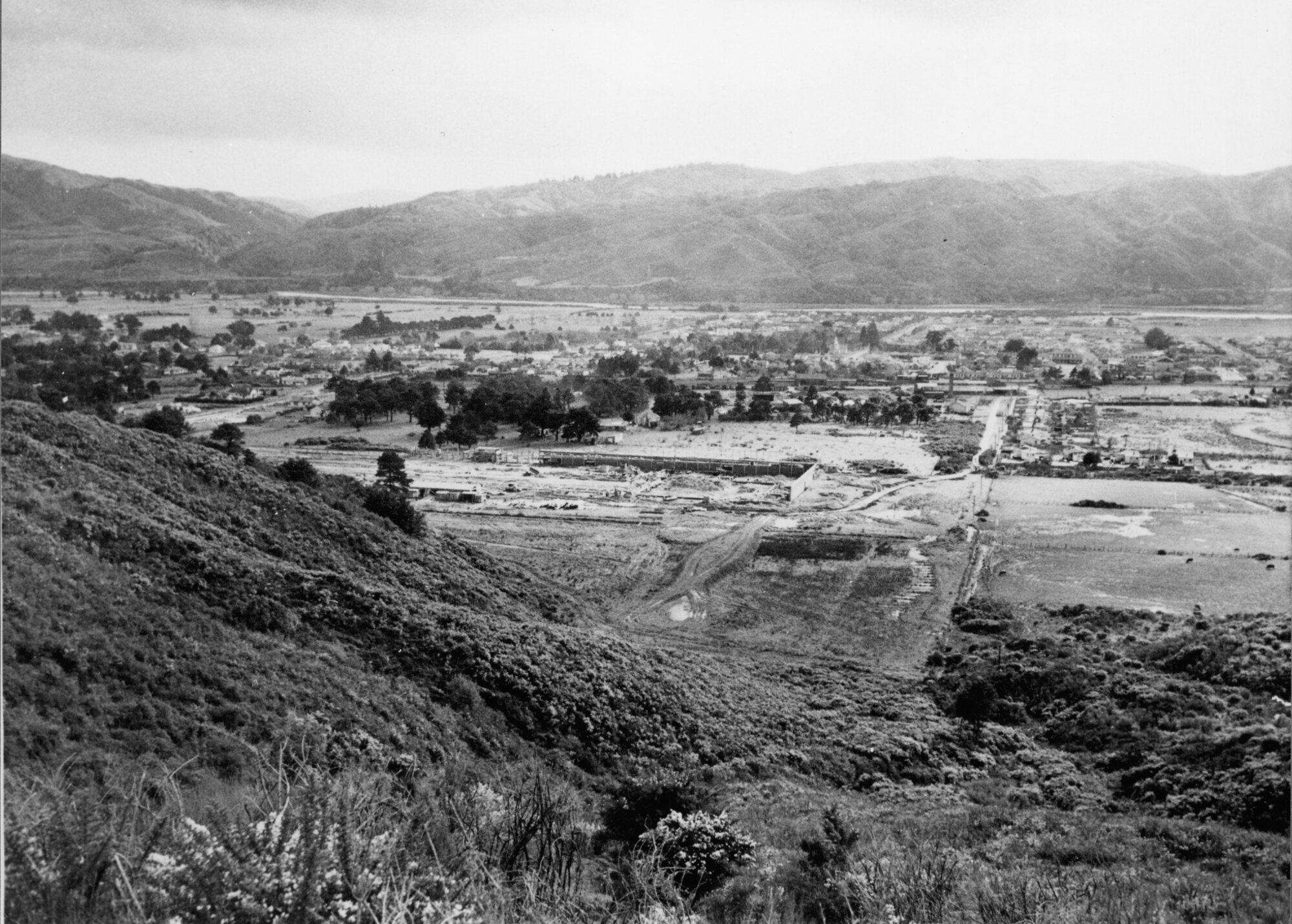 Upper Hutt from Wallaceville hill road, looking north-west 12-8-1947.
