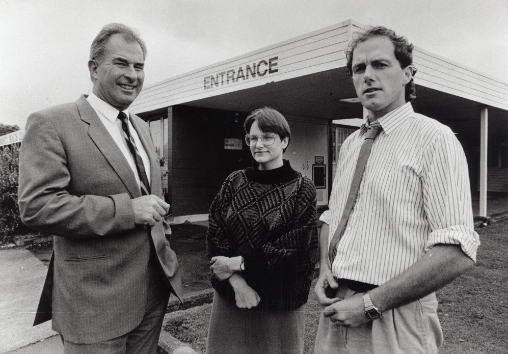 Upper Hutt Health Centre; Opposition health spokesman Don McKinnon with doctors Wendy Maidment, Michael Sim.