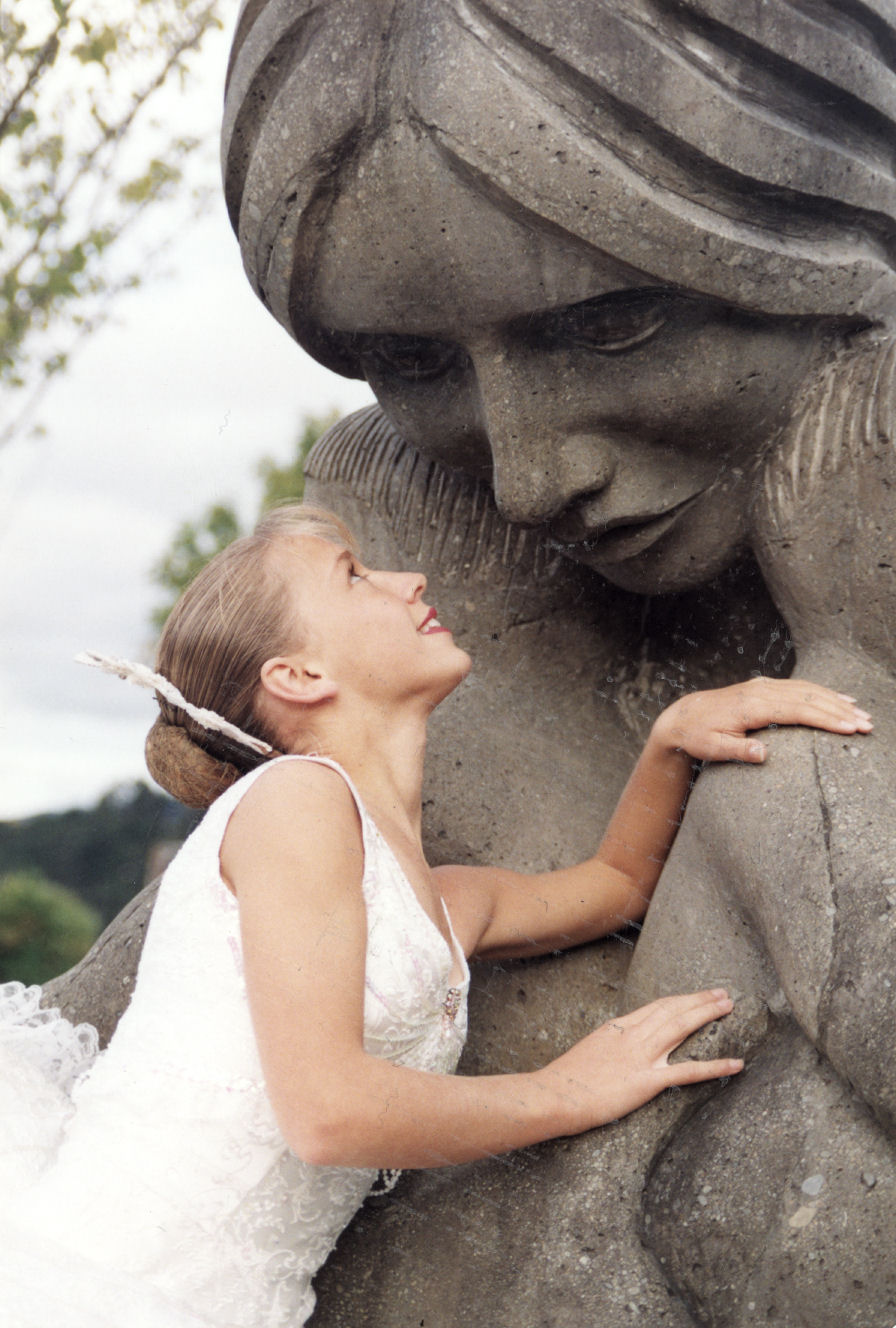 Charlotte Lawson (15) to compete in the national ballet awards.