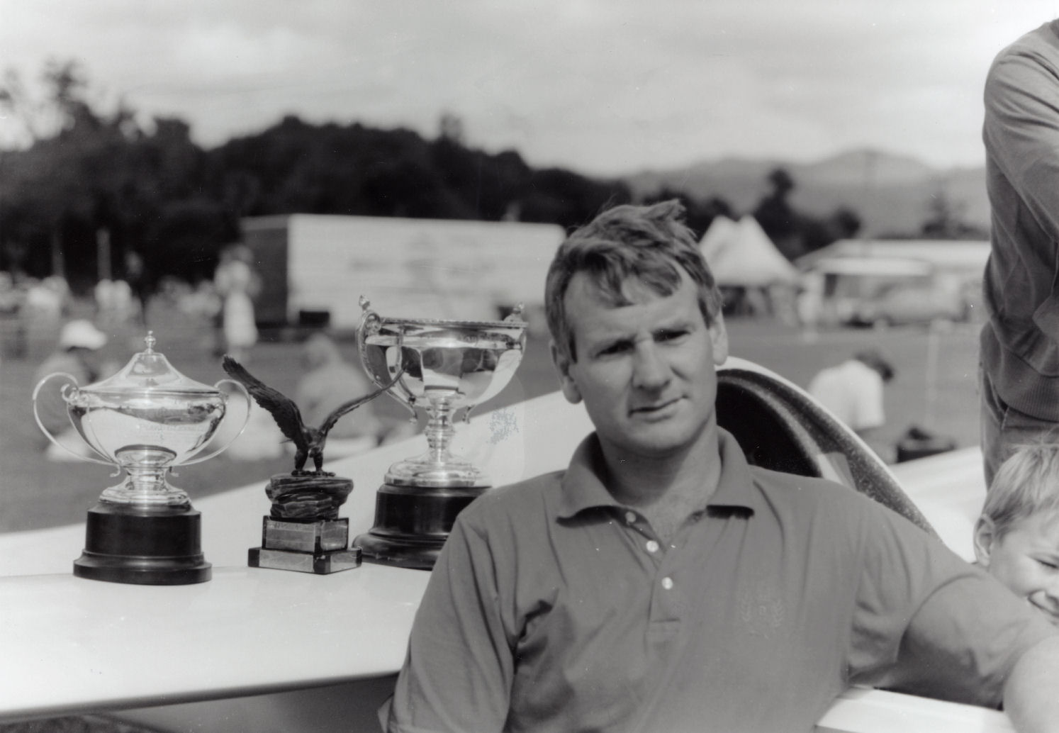 Gliding club; Tony Van Dyk to represent New Zealand at world championships.