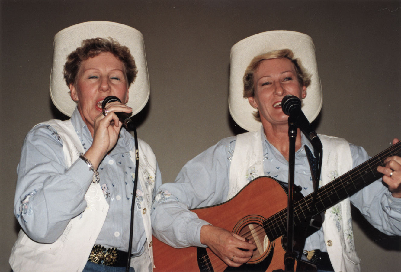 Upper Hutt Country Music Club charity concert; Helen Lintern and June Ellingham.