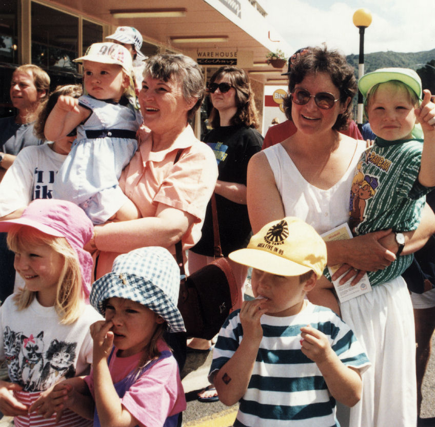 Christmas Parade 1994; audience.