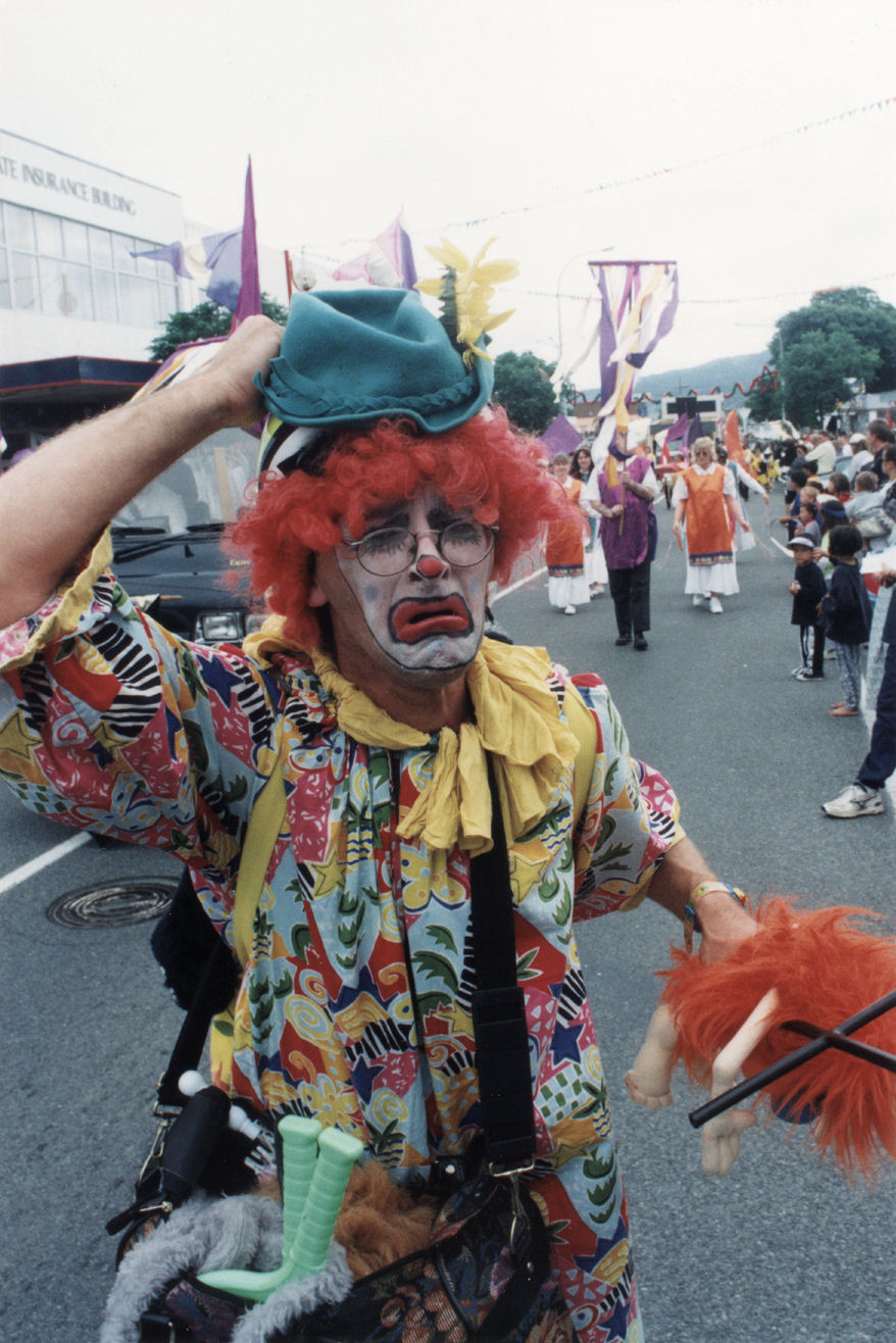 Christmas parade 1999; clown, unidentified.