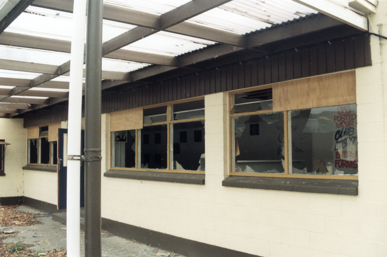 Maidstone Pools; vandalised buildings.