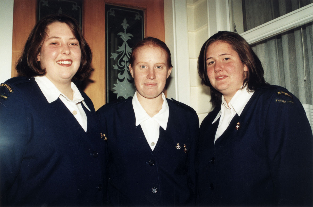Girls' Brigade members off to Brisbane, 1998