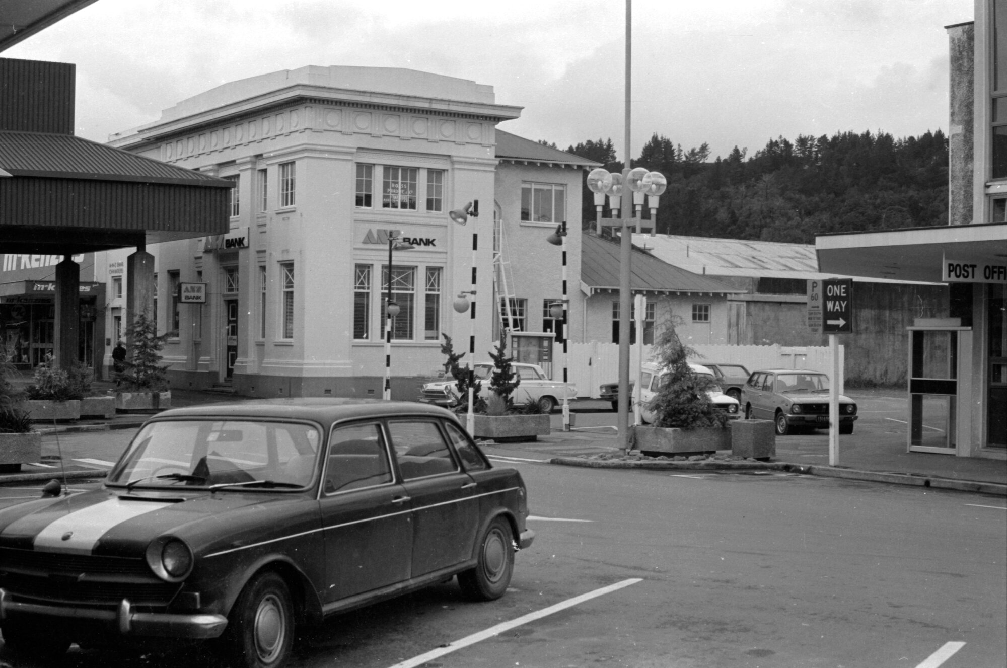 Main Street, c.1975; Geange street intersection and start of pedestrian precinct