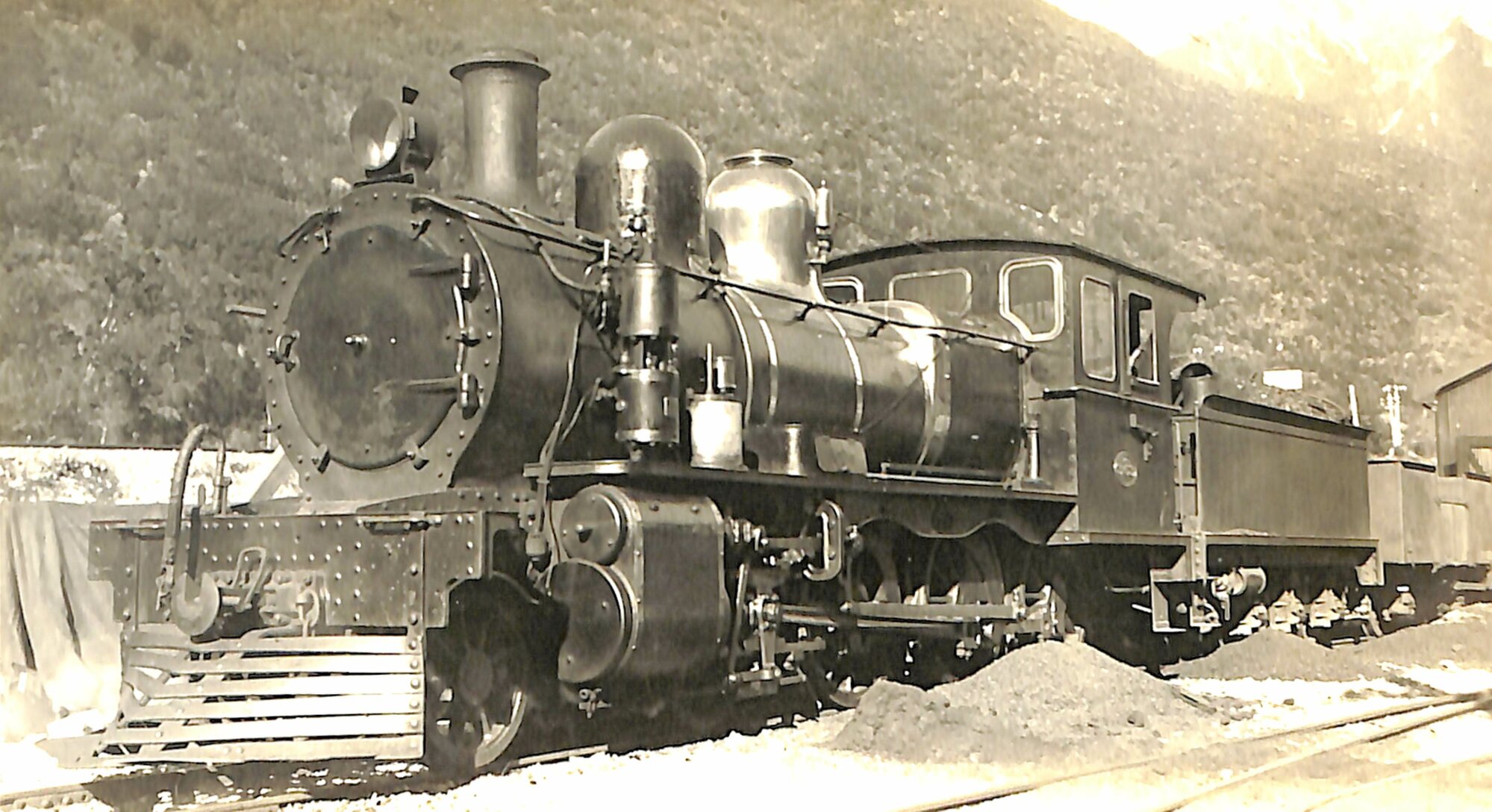 New Zealand Railways locomotive, Uc 4-6-0 class; number illegible