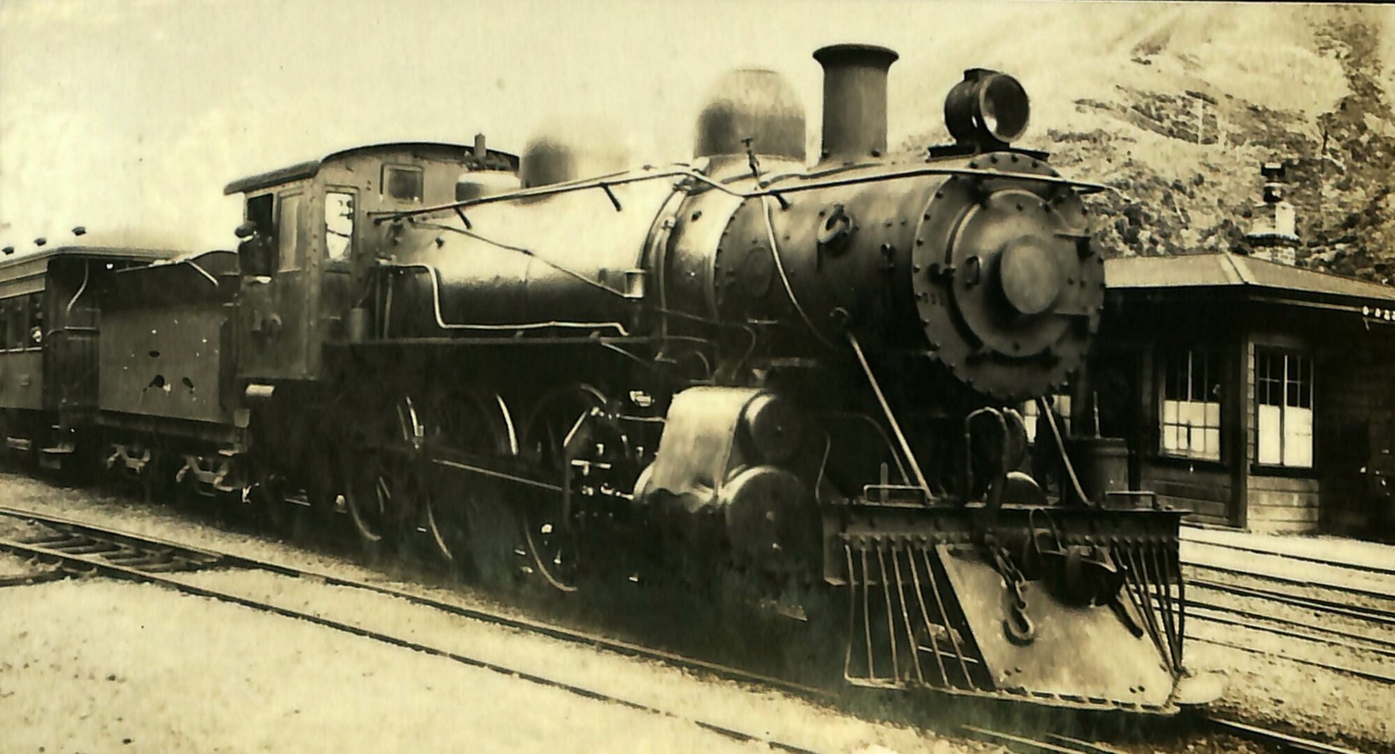 New Zealand Railways locomotive, Ud 4-6-0 class; number 464 or 5 (Manawatu 19/20)