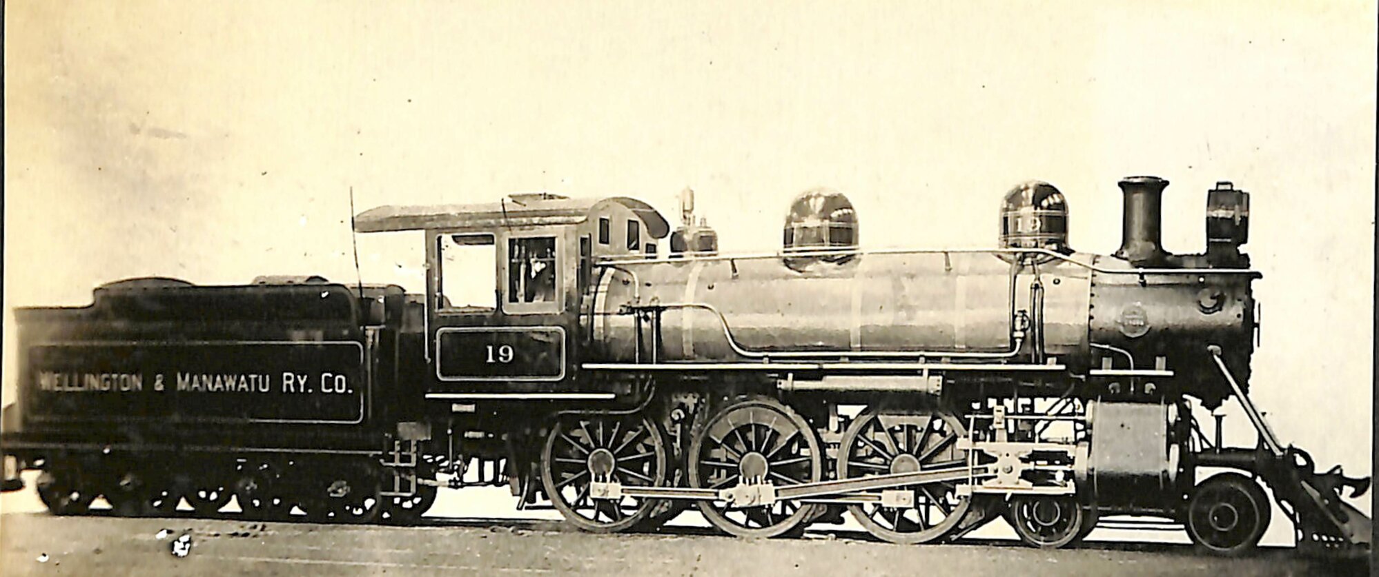 New Zealand Railways locomotive, Ud 4-6-0 class; number 464 (Manawatu 19)