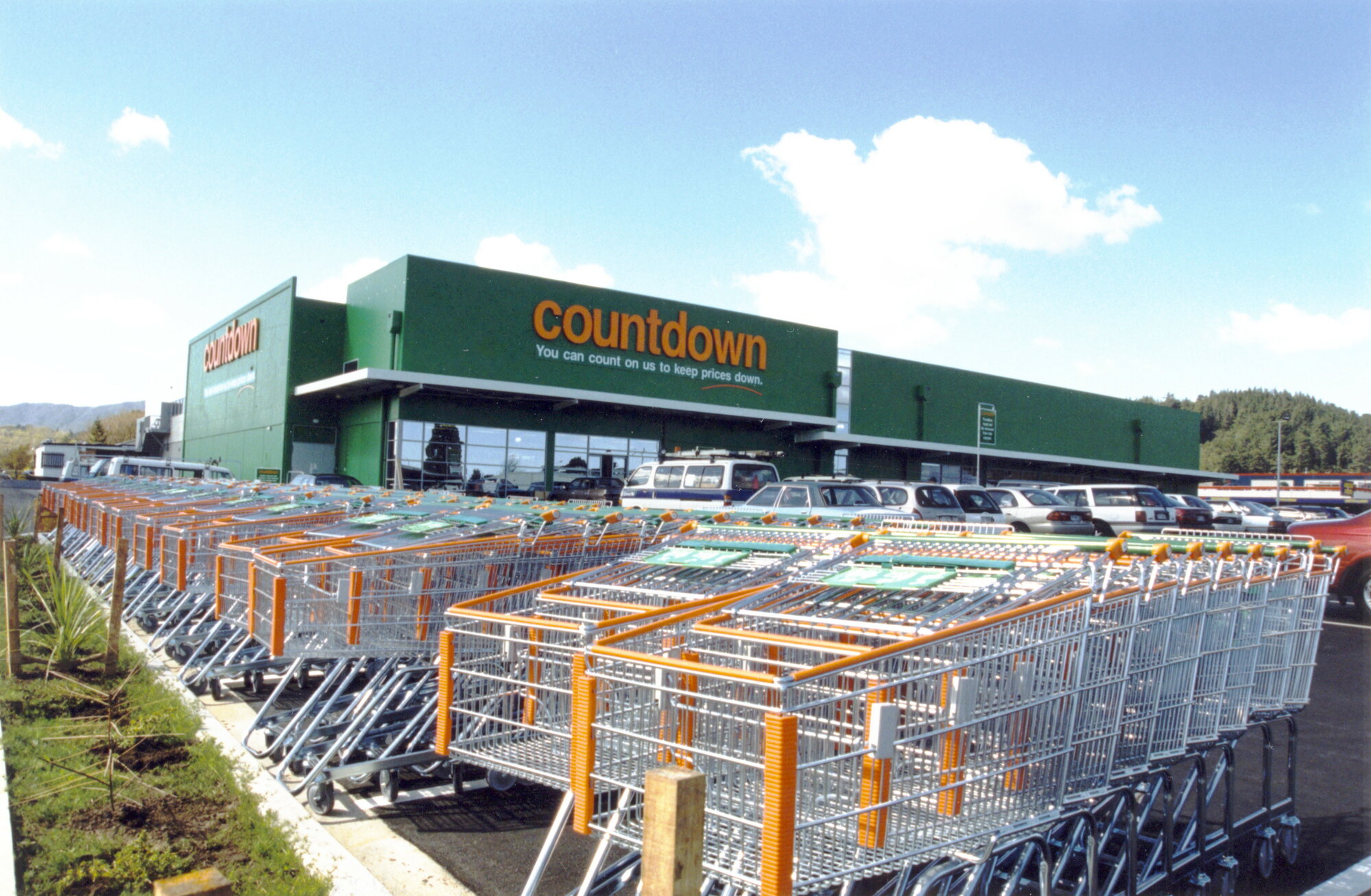 Queen Street; Countdown supermarket opens