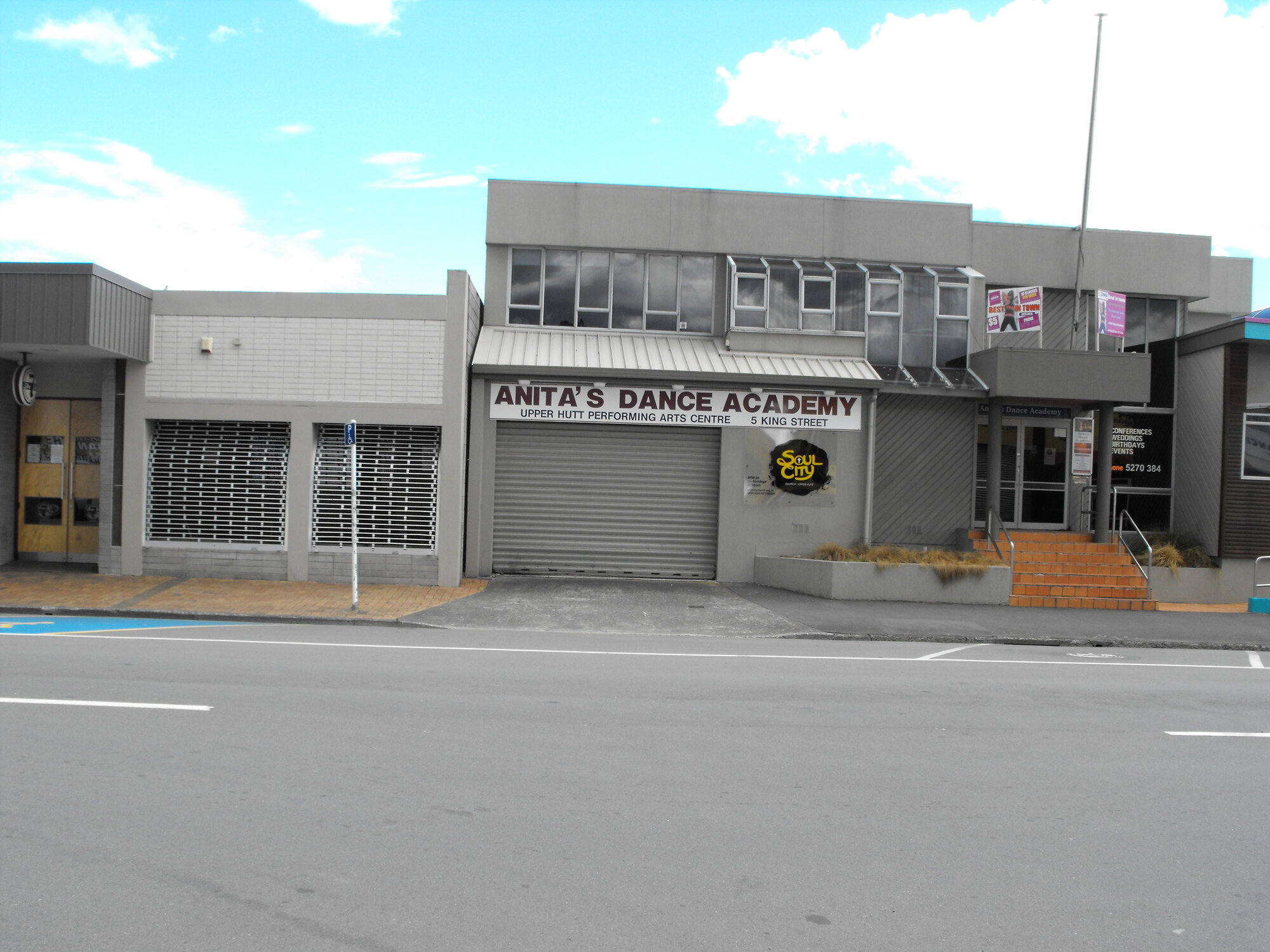 King Street, west side; No.  5, 7A; Anita's Dance Academy, Porterhoues Blues