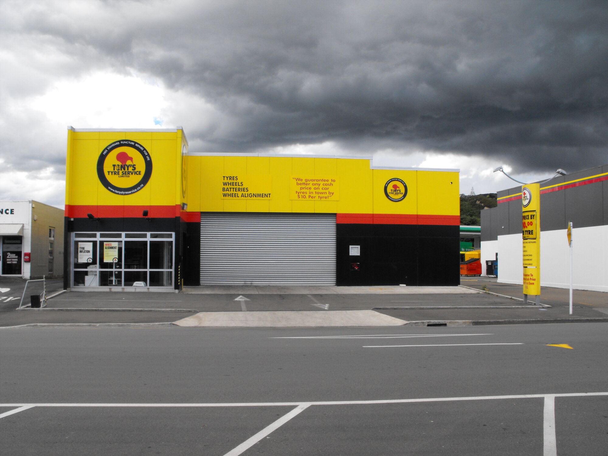 King Street, east side; No.  6; Tony's Tyre Service