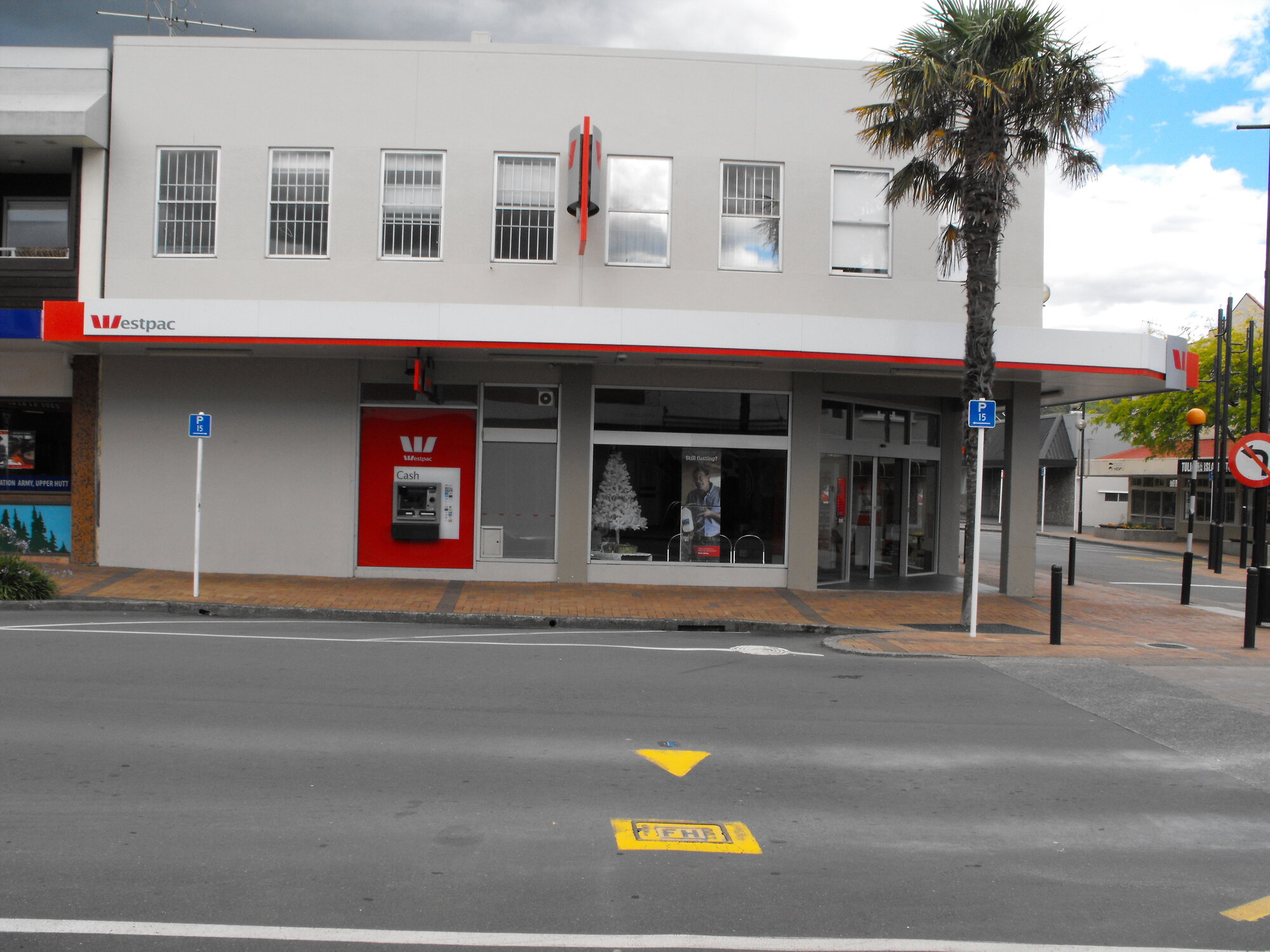 Main Street, south side; No. 150(?); Westpac Bank; originally Bank of New South Wales