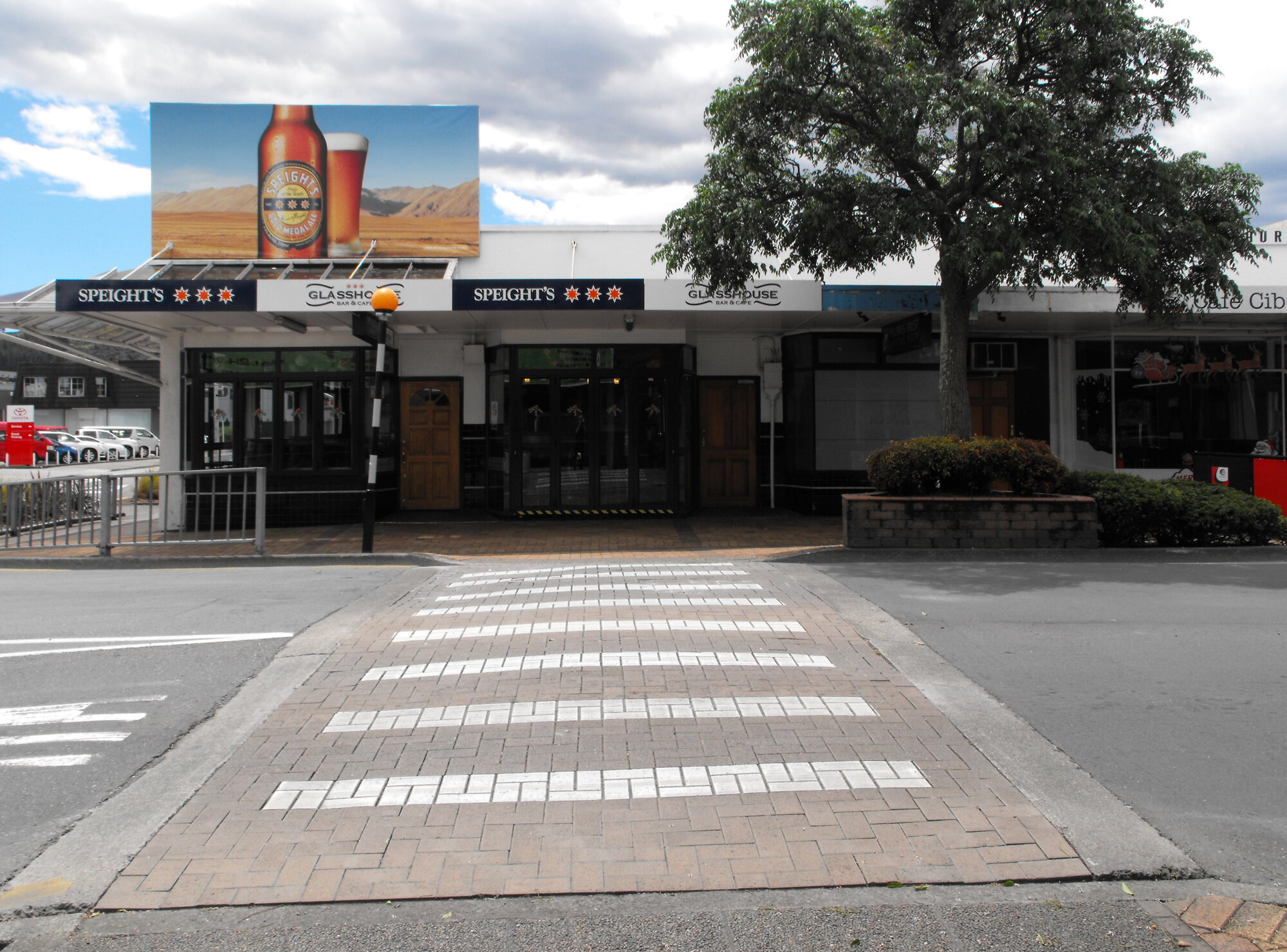 Main Street, north side; No.   1-7; Glasshouse Bar &amp; Cafe, Cafe Cibo