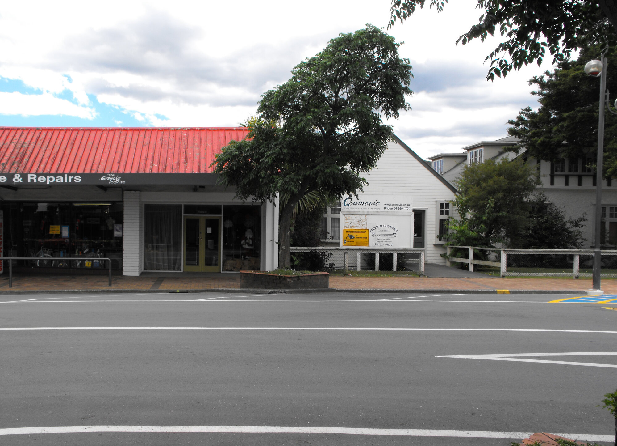 Main Street, north side; No.  15-19