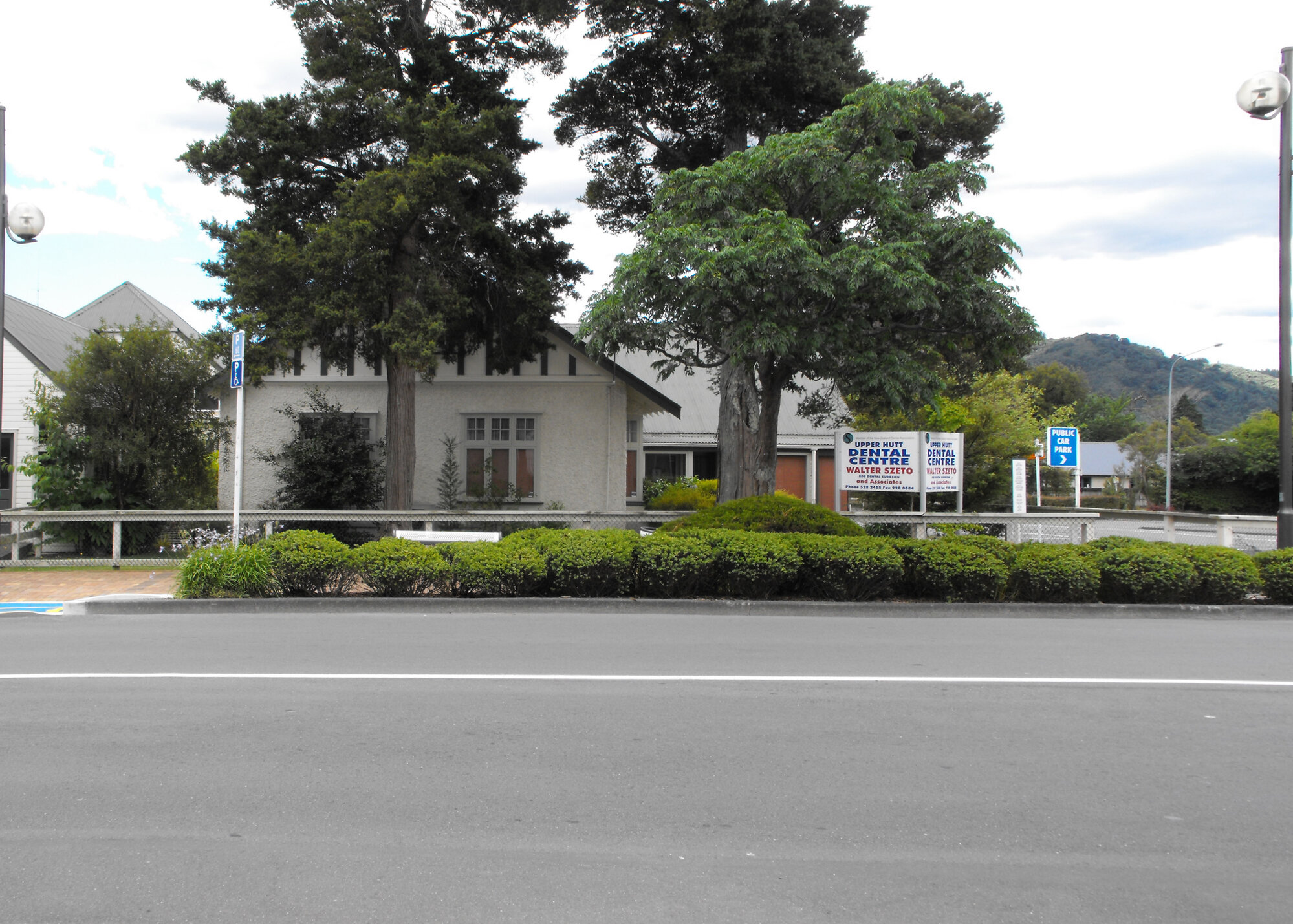 Main Street, north side; No.  19-21(?); corner of Royal Street