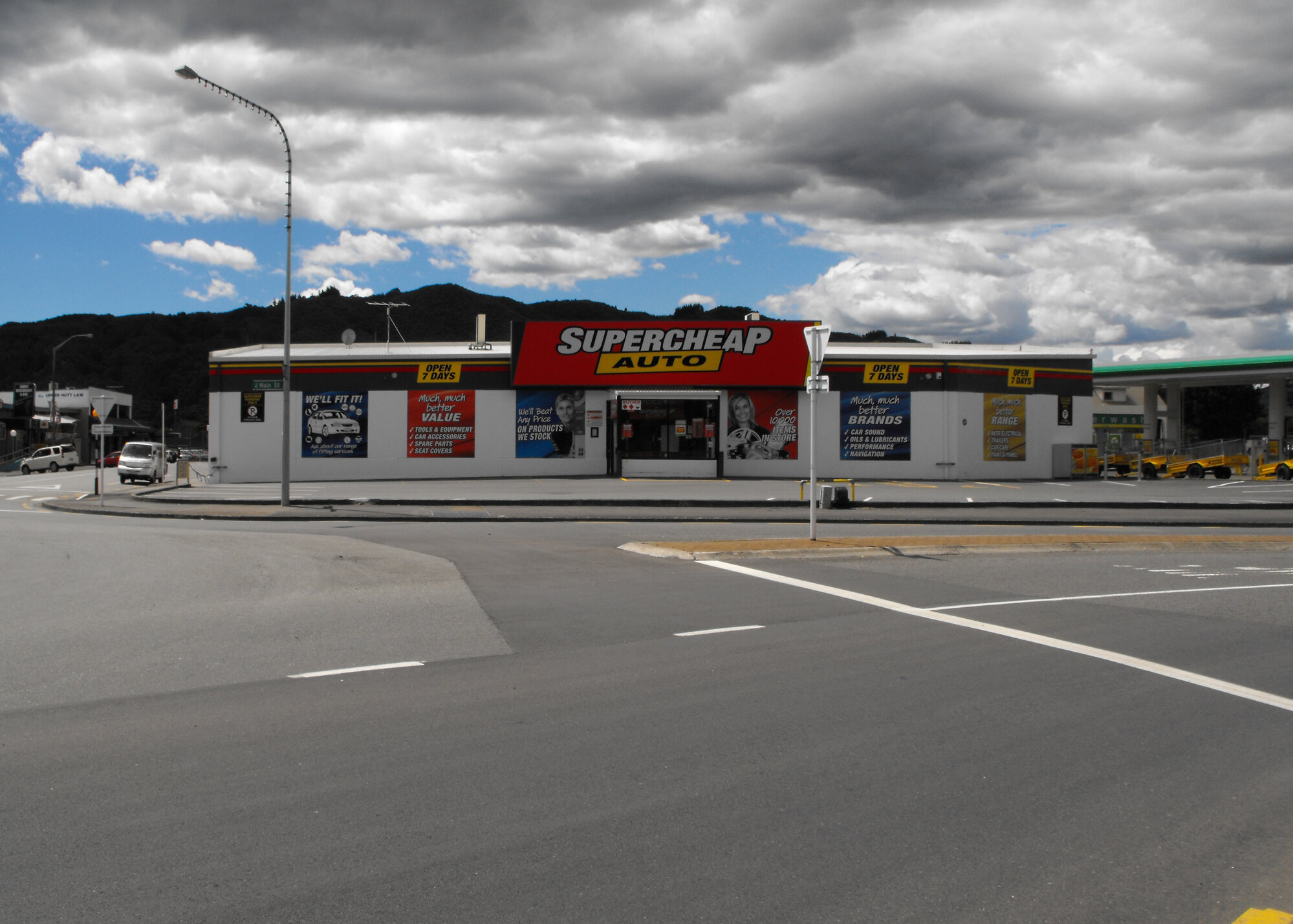 Fergusson Drive, north side; No.  961; Super Cheap Auto Pty Ltd
