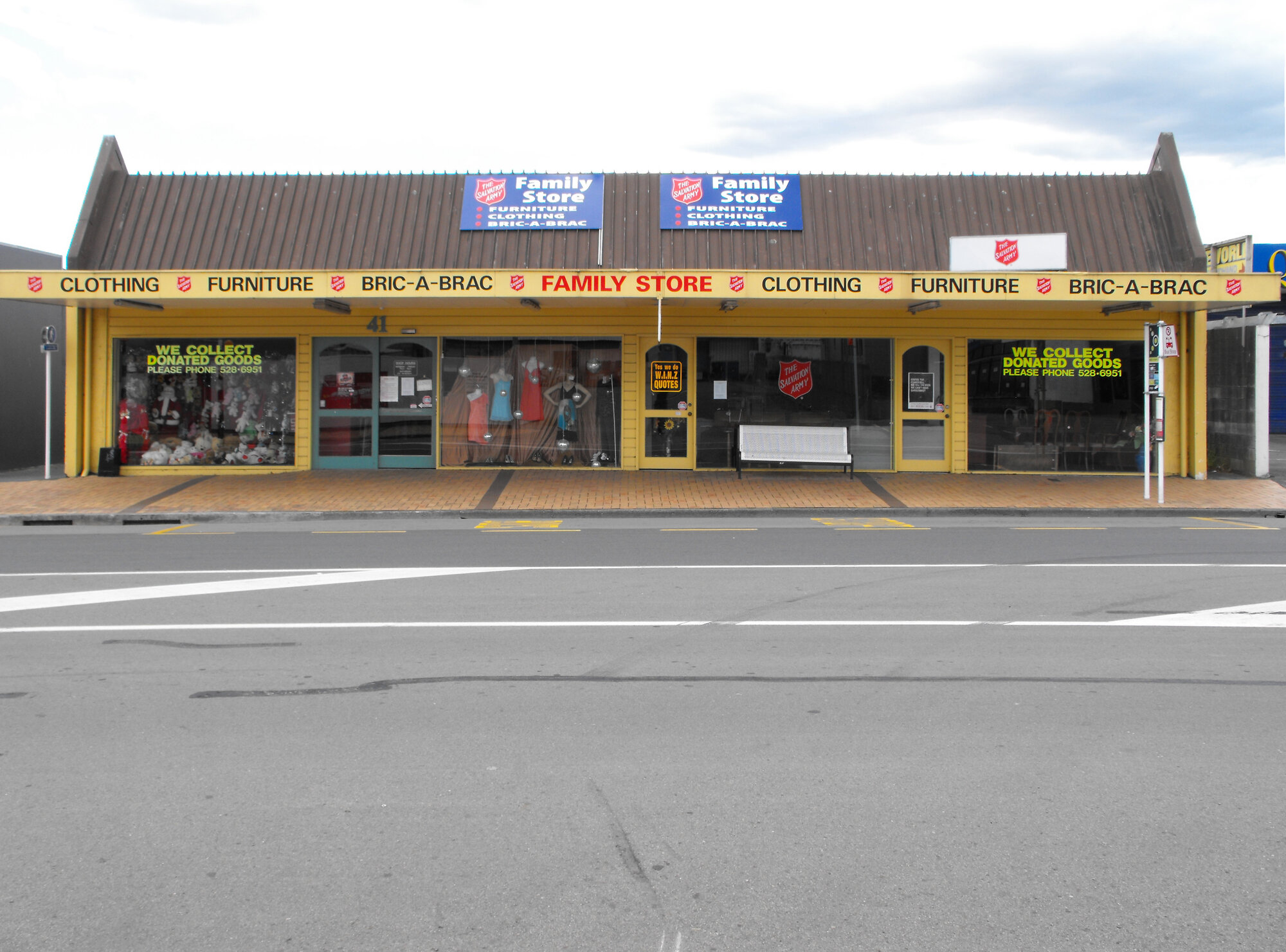 Queen Street, north side; No. 41; Salvation Army Family Store