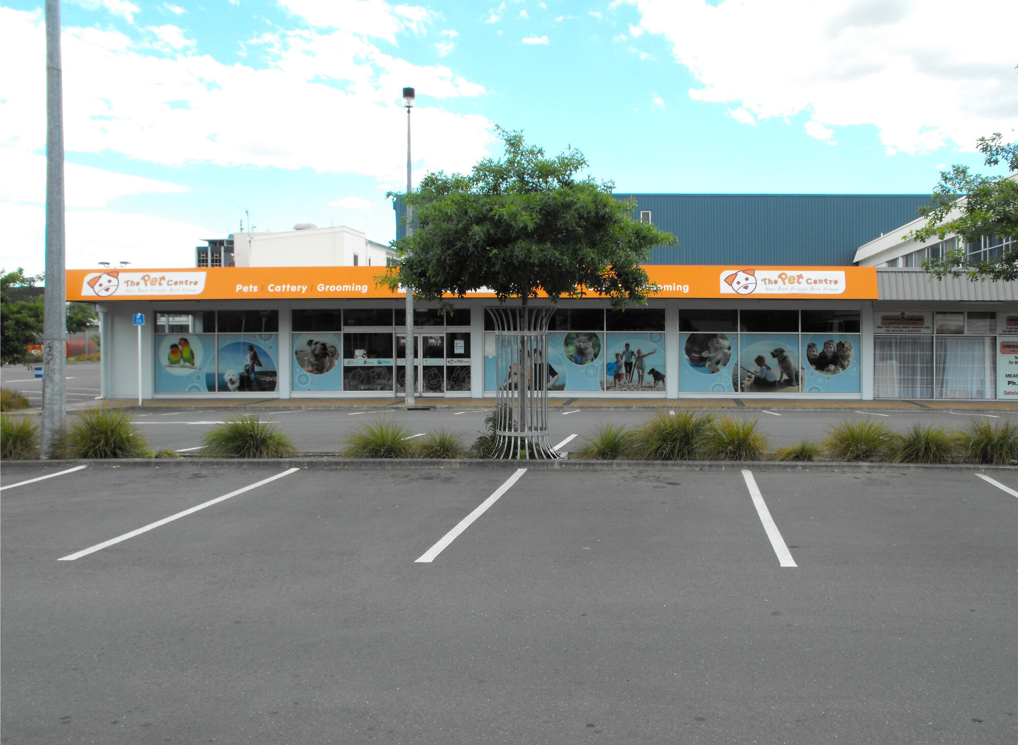 Logan Street west side 3; The Pet Centre (82 Queen Street)