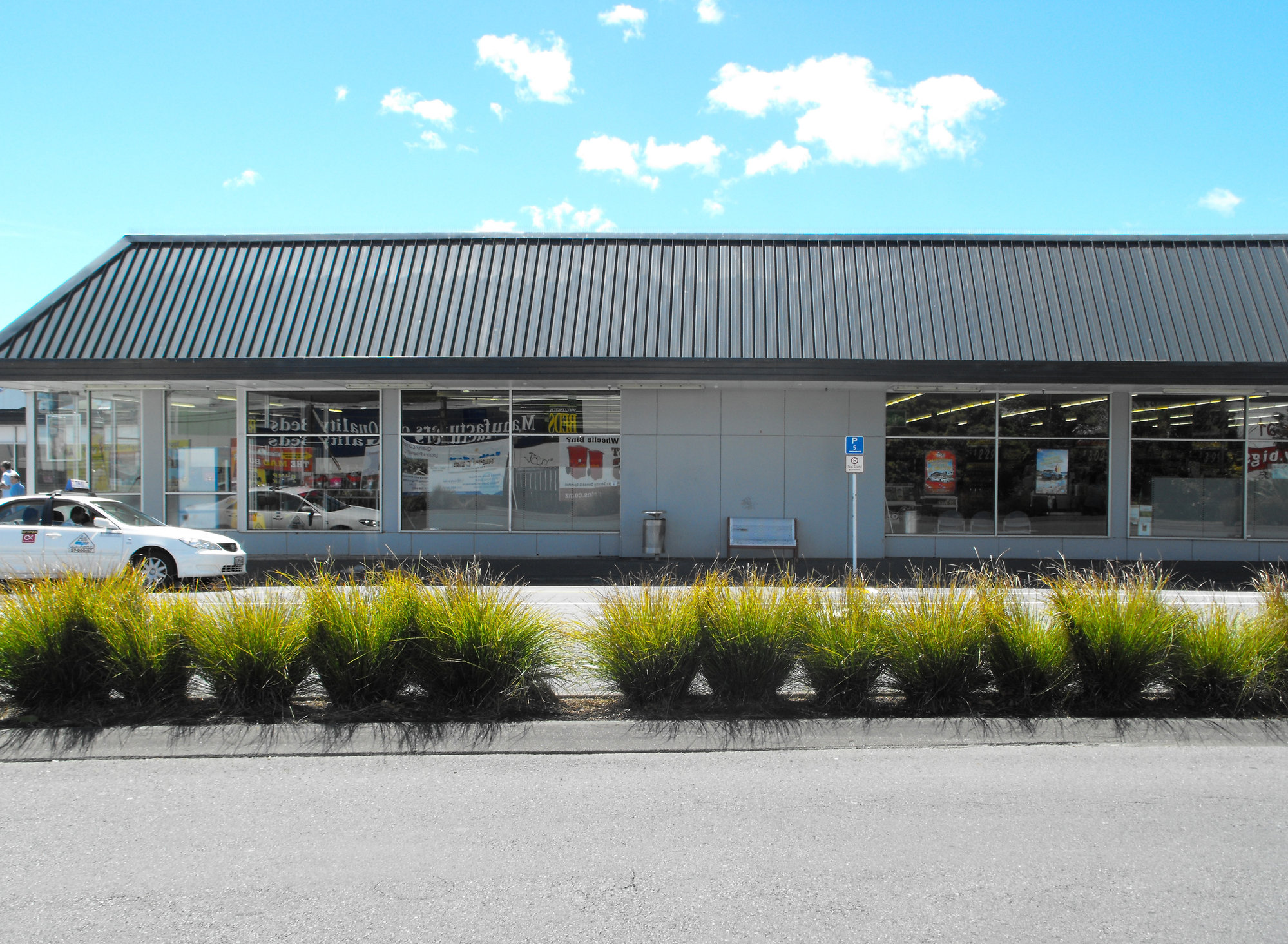 Fergusson Drive, north side; No.  905; Maidstone Countdown.