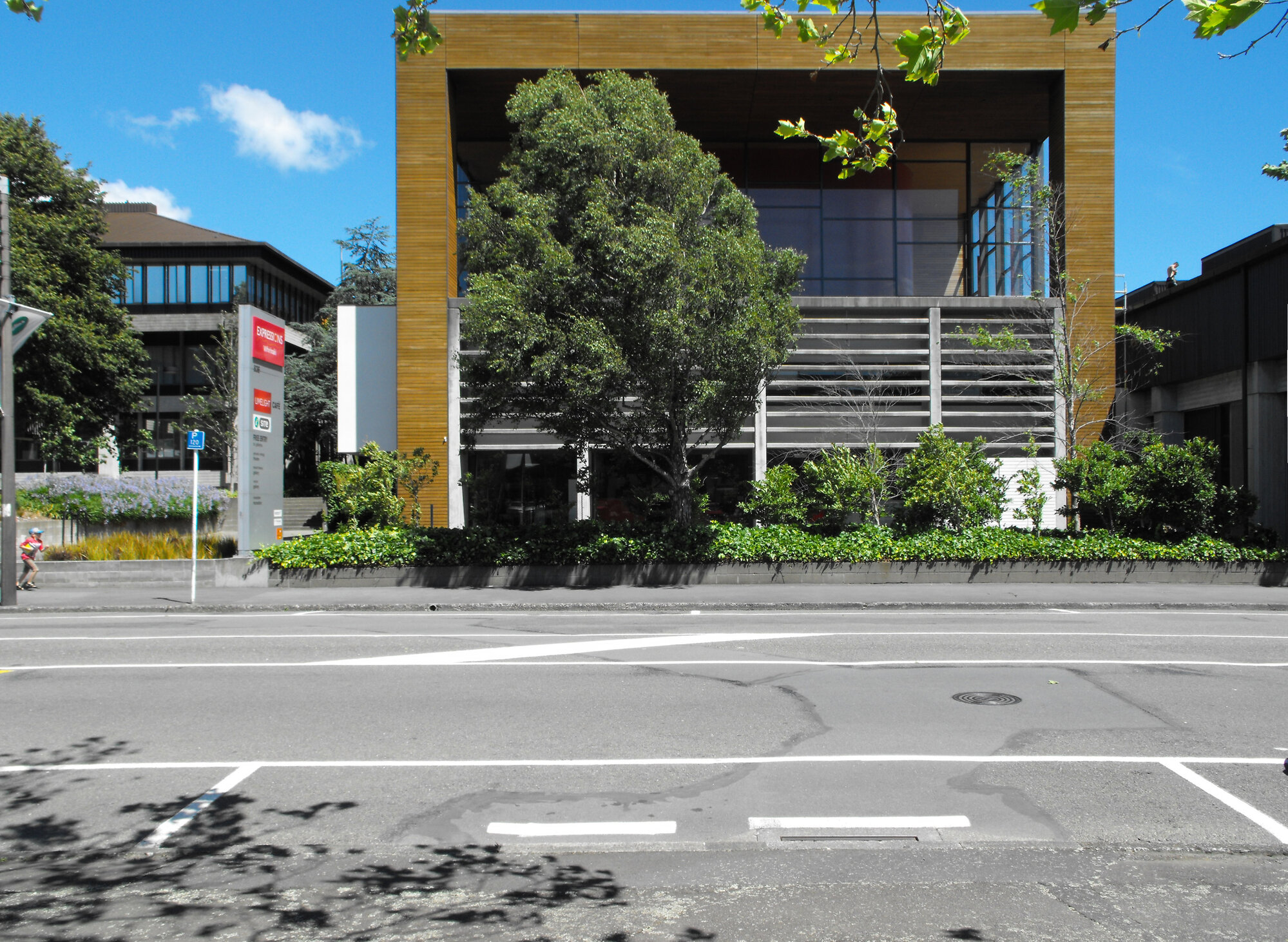 Fergusson Drive, south side; No.  838; Expressions Arts and Entertainment Centre