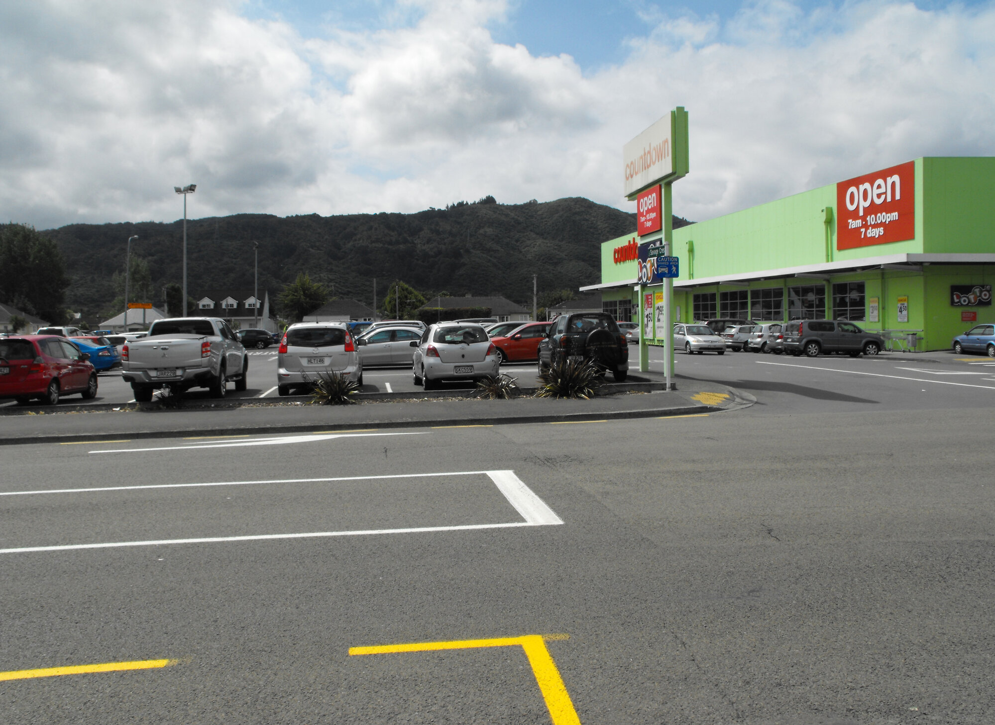 Queen Street, north side; No. 13-19; Countdown