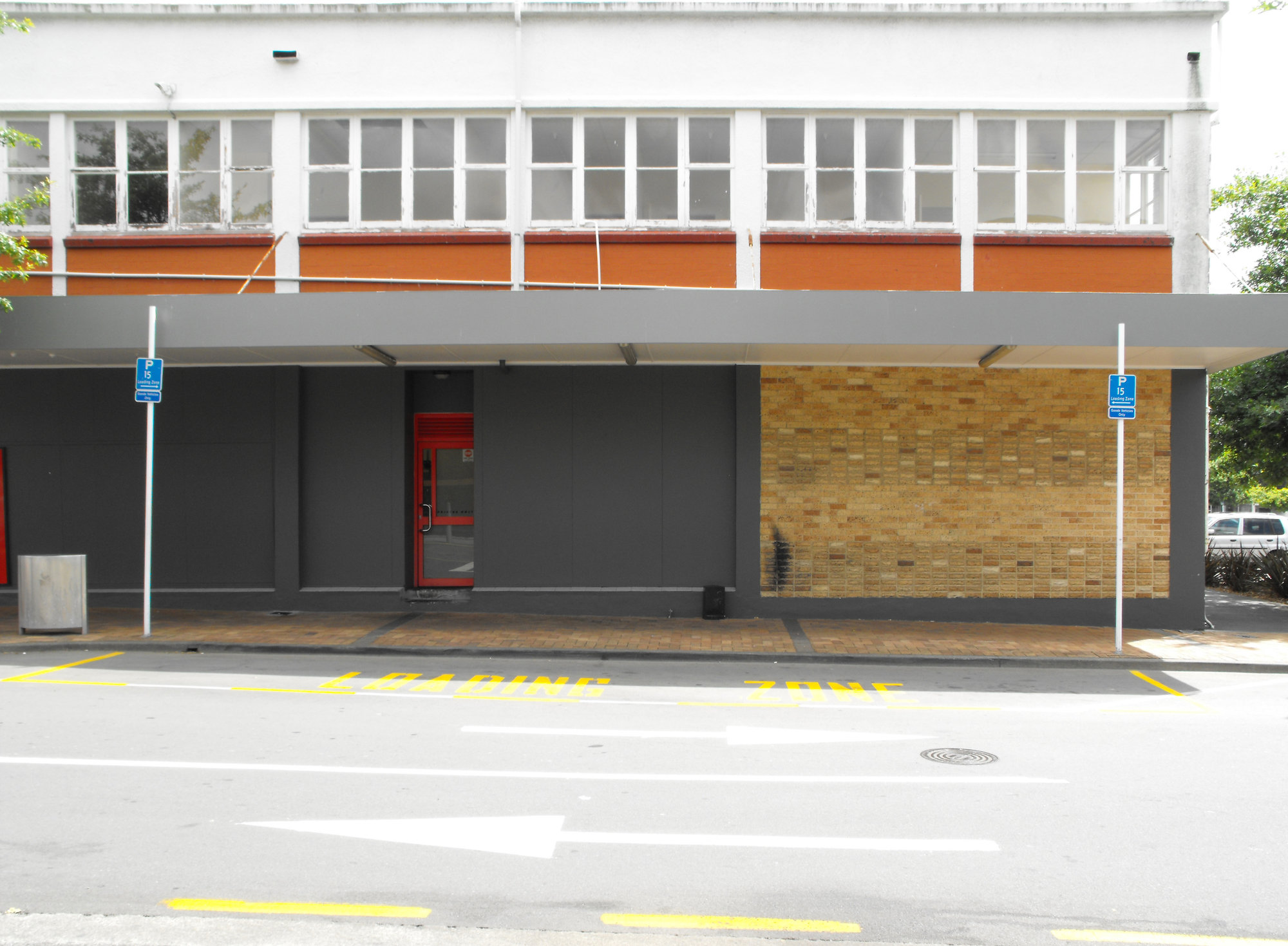 Logan Street west side 2; former Hannahs building (173-179 Main Street), northern end