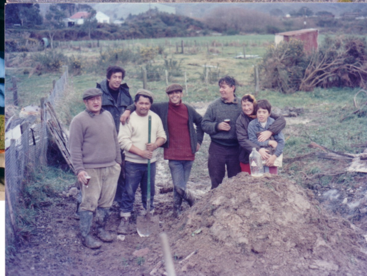Māwai Hakona hāngī; ca. 1972