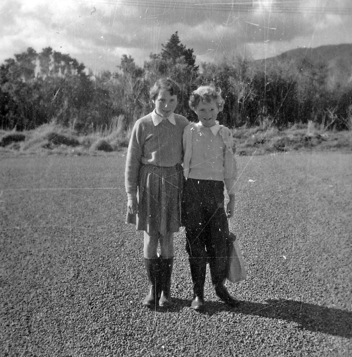 Jackson family and friends; Susan Haxton and  Lynne Jackson (later, McLellan), late 1950s