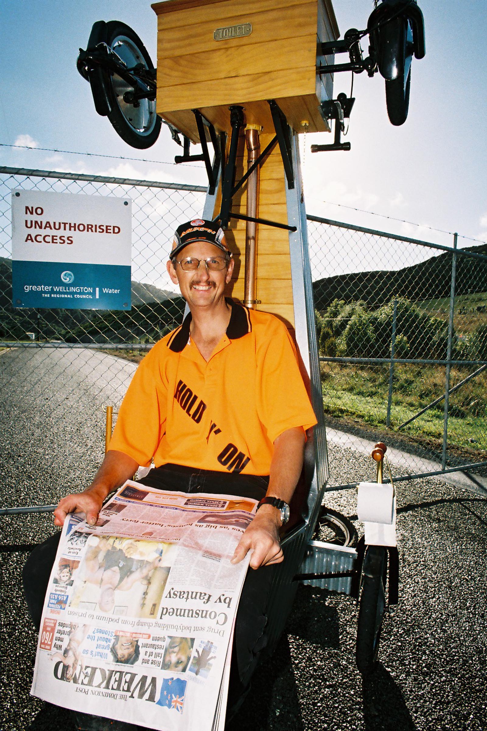 Trolley Derby 2006: Grant Upton on gate duty