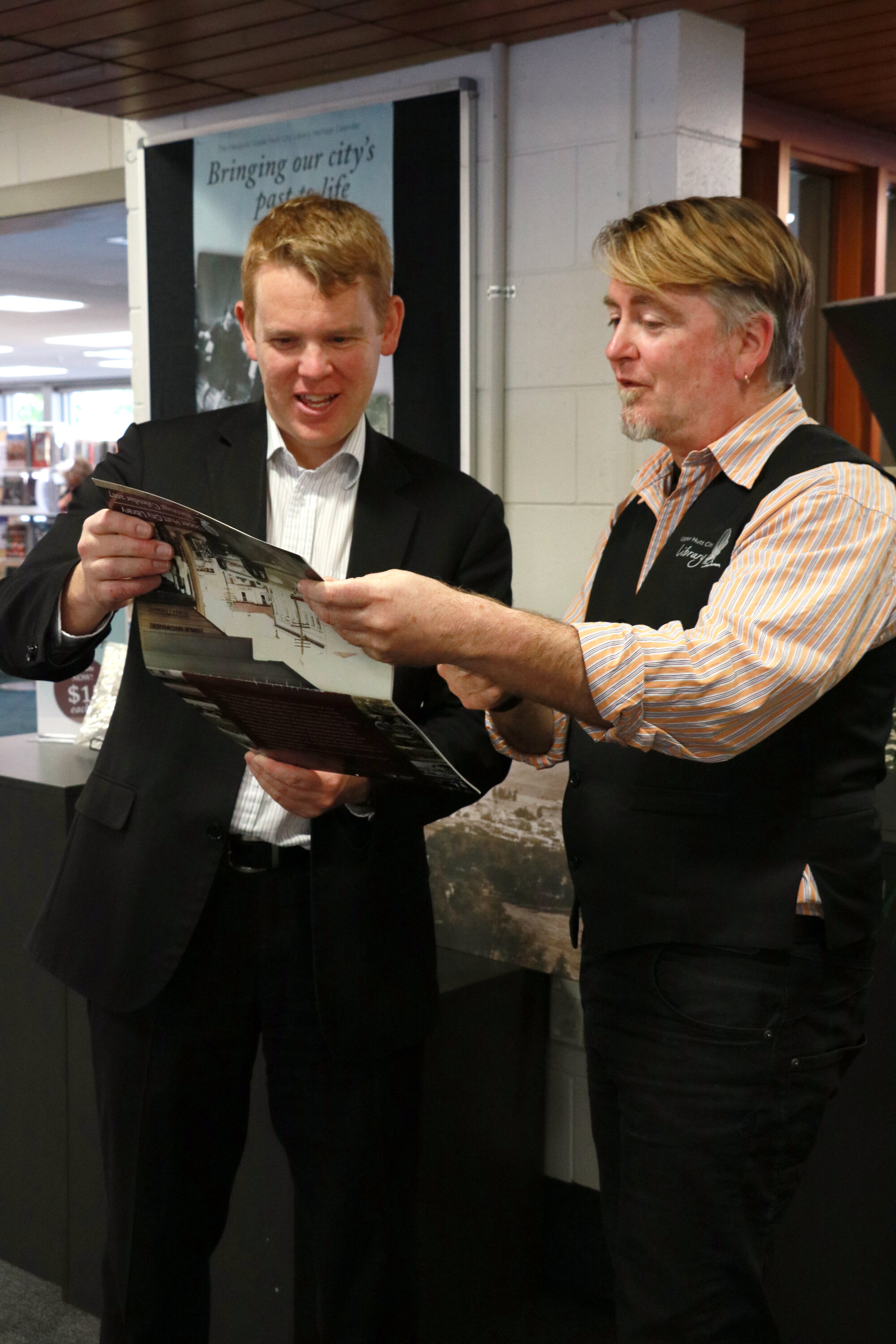 MP Chris Hipkins and Library archivist Reid Perkins, 2016