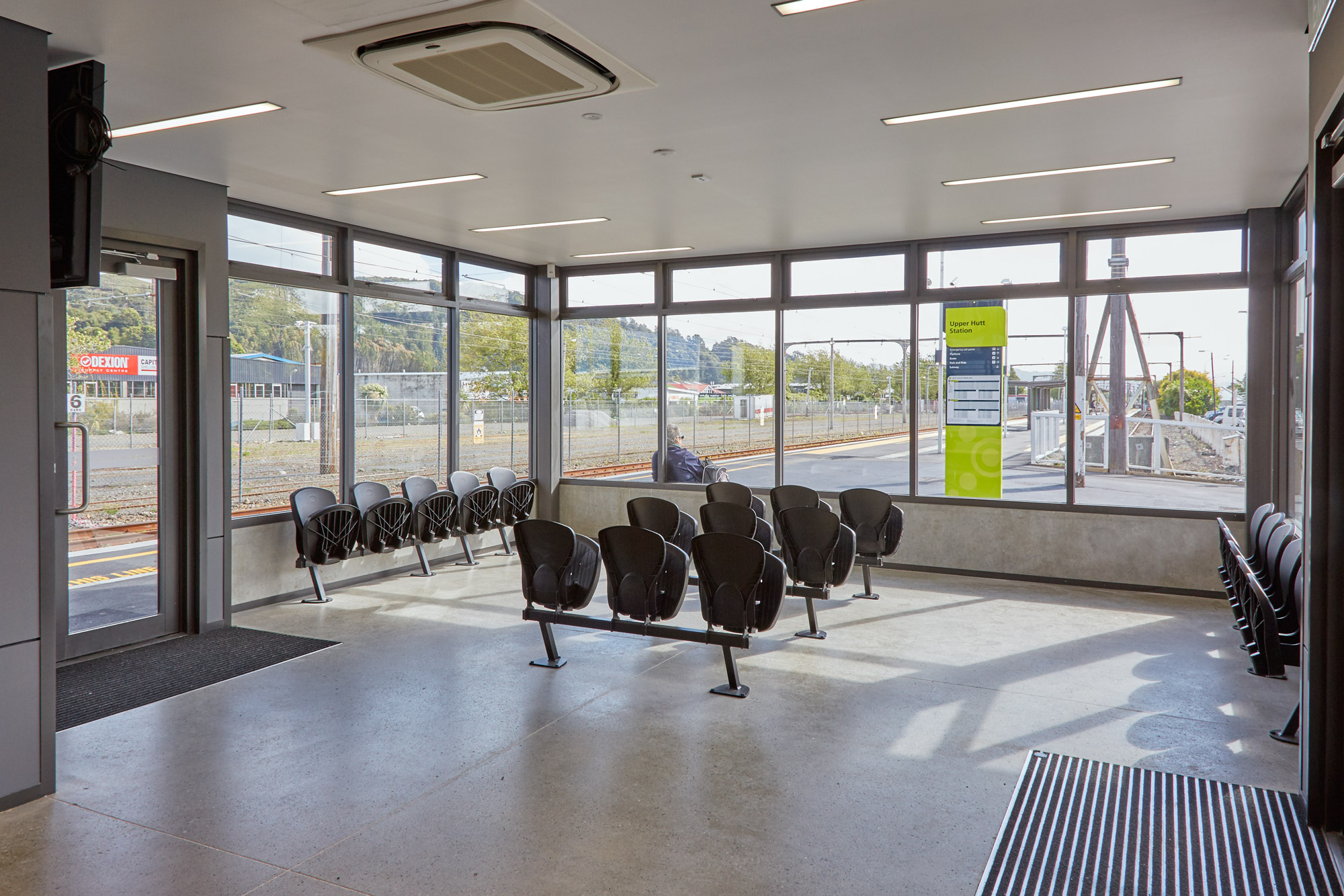 Upper Hutt railway station 2015 13; waiting room