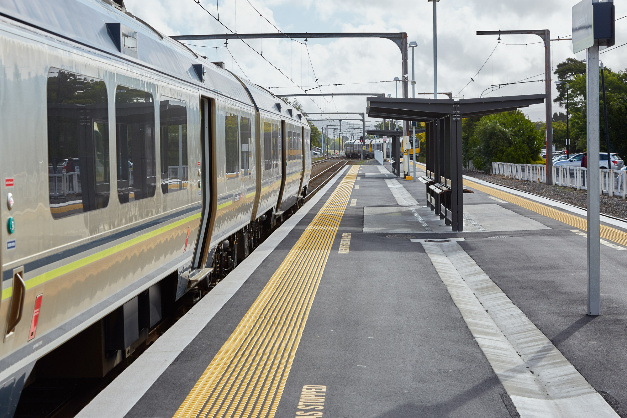 Upper Hutt Railway station 2015 14; commuter units