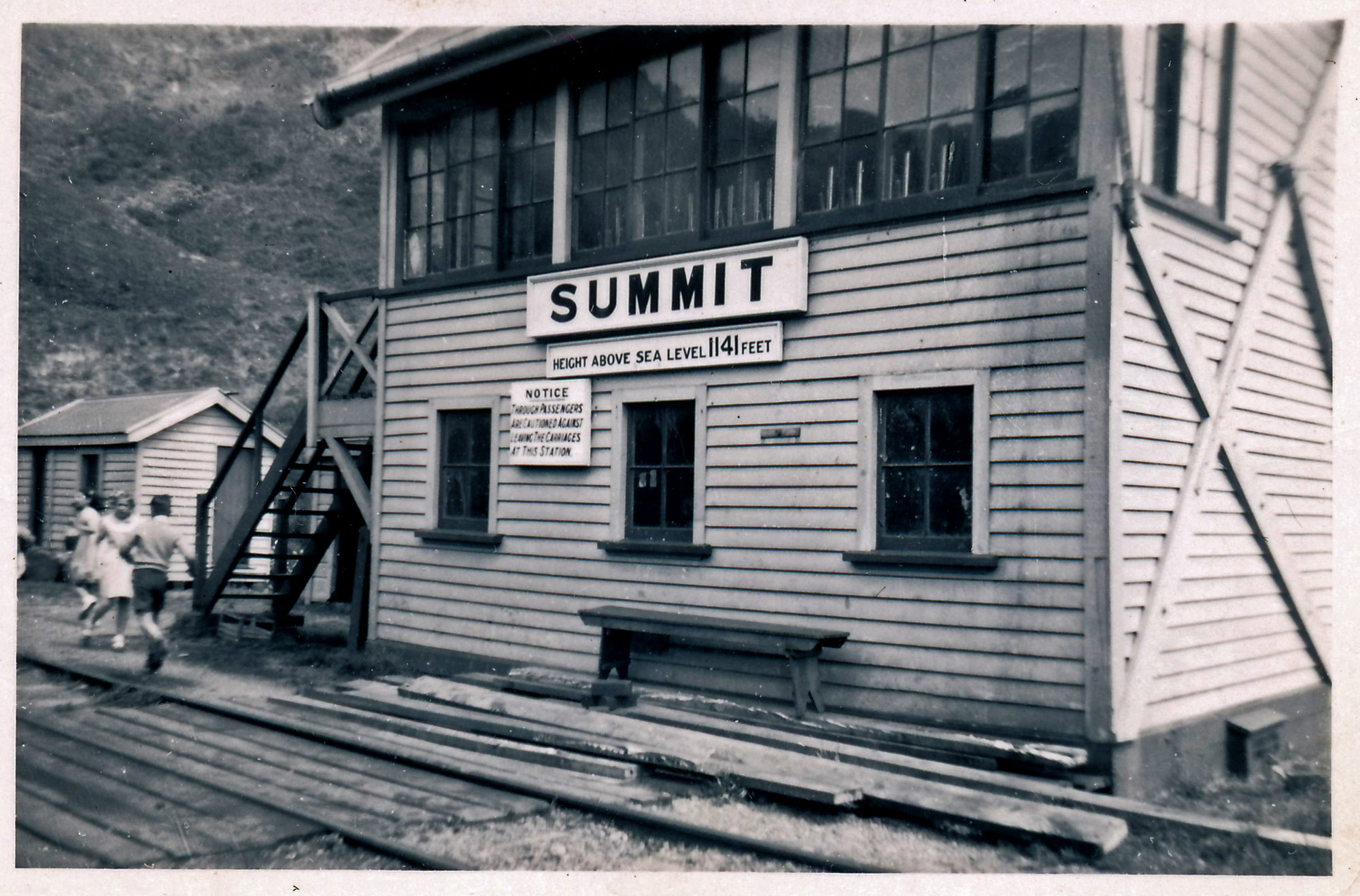 Rimutaka Incline last excursion 1955, Summit signalbox (Sager 11) 