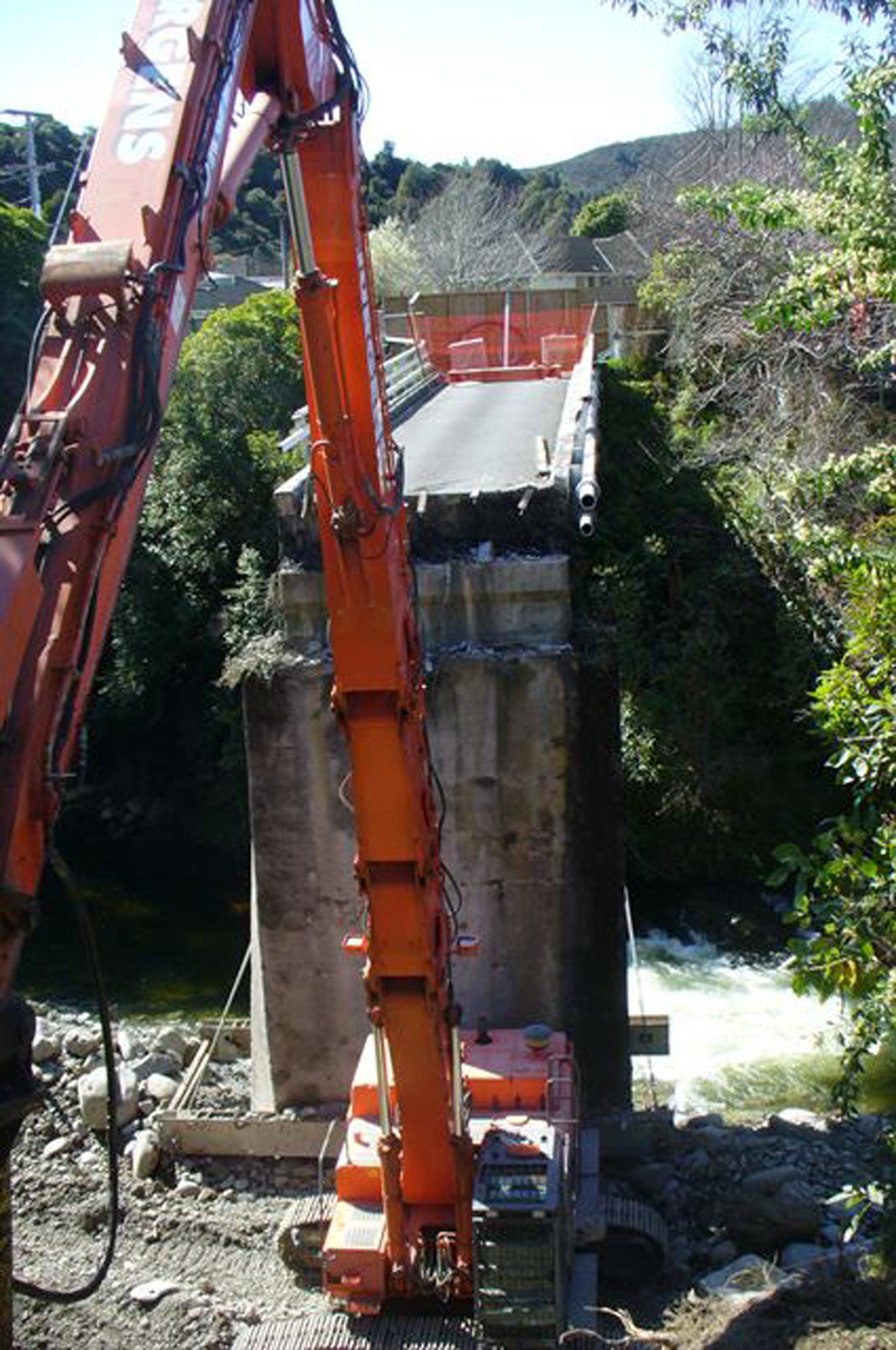 Akatarawa bridge 2 4; demolition, 2016 