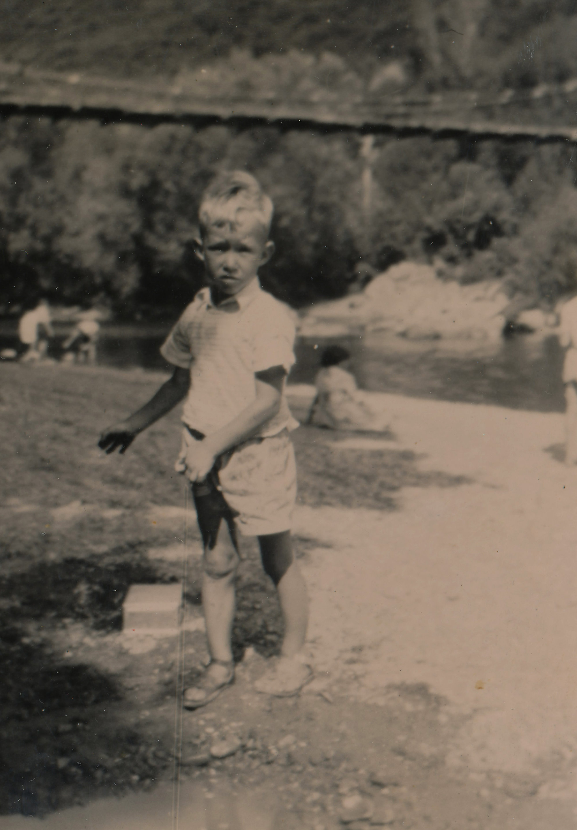 Te Marua School; Te Awa Kairangi / Hutt River swimming hole, circa 1955