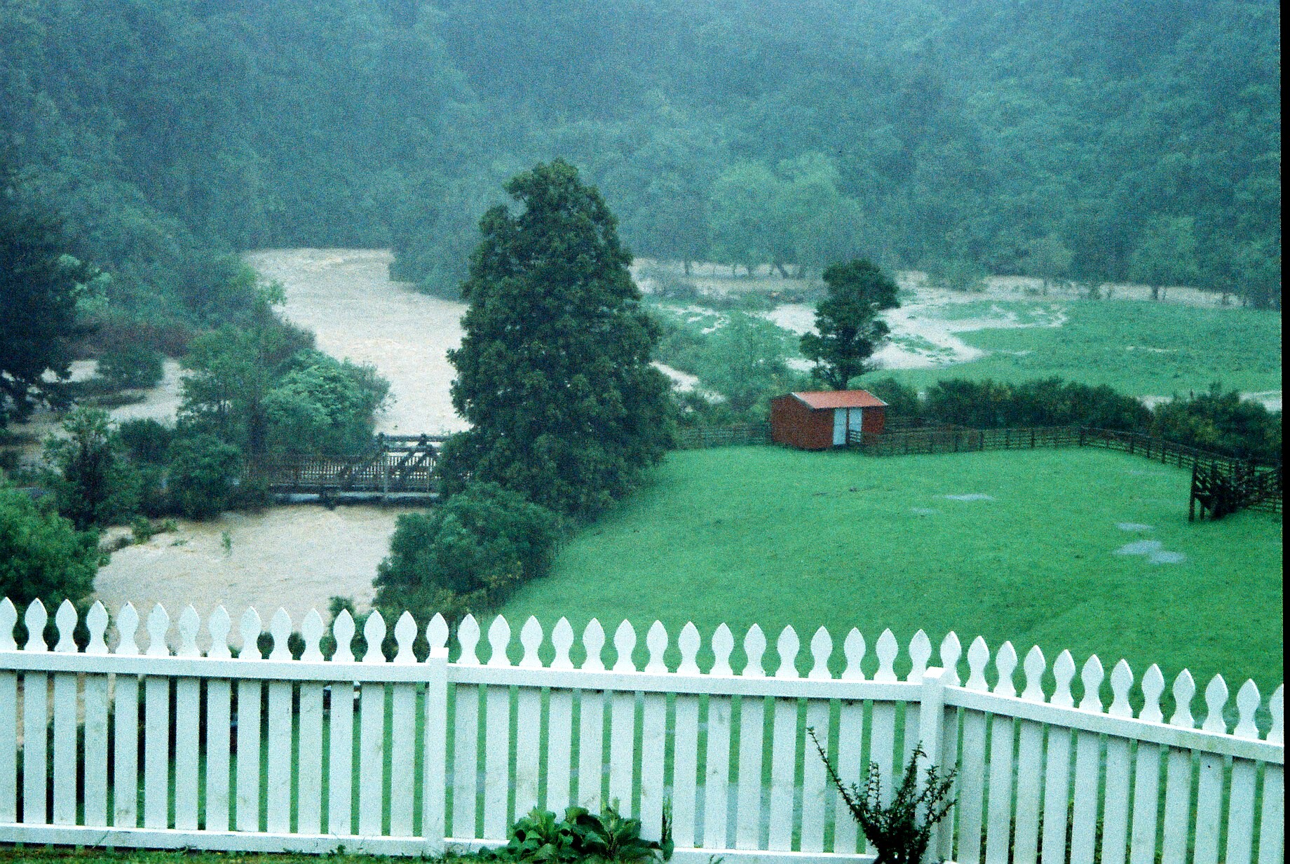 Akatārawa River flood at Karapoti; 2004