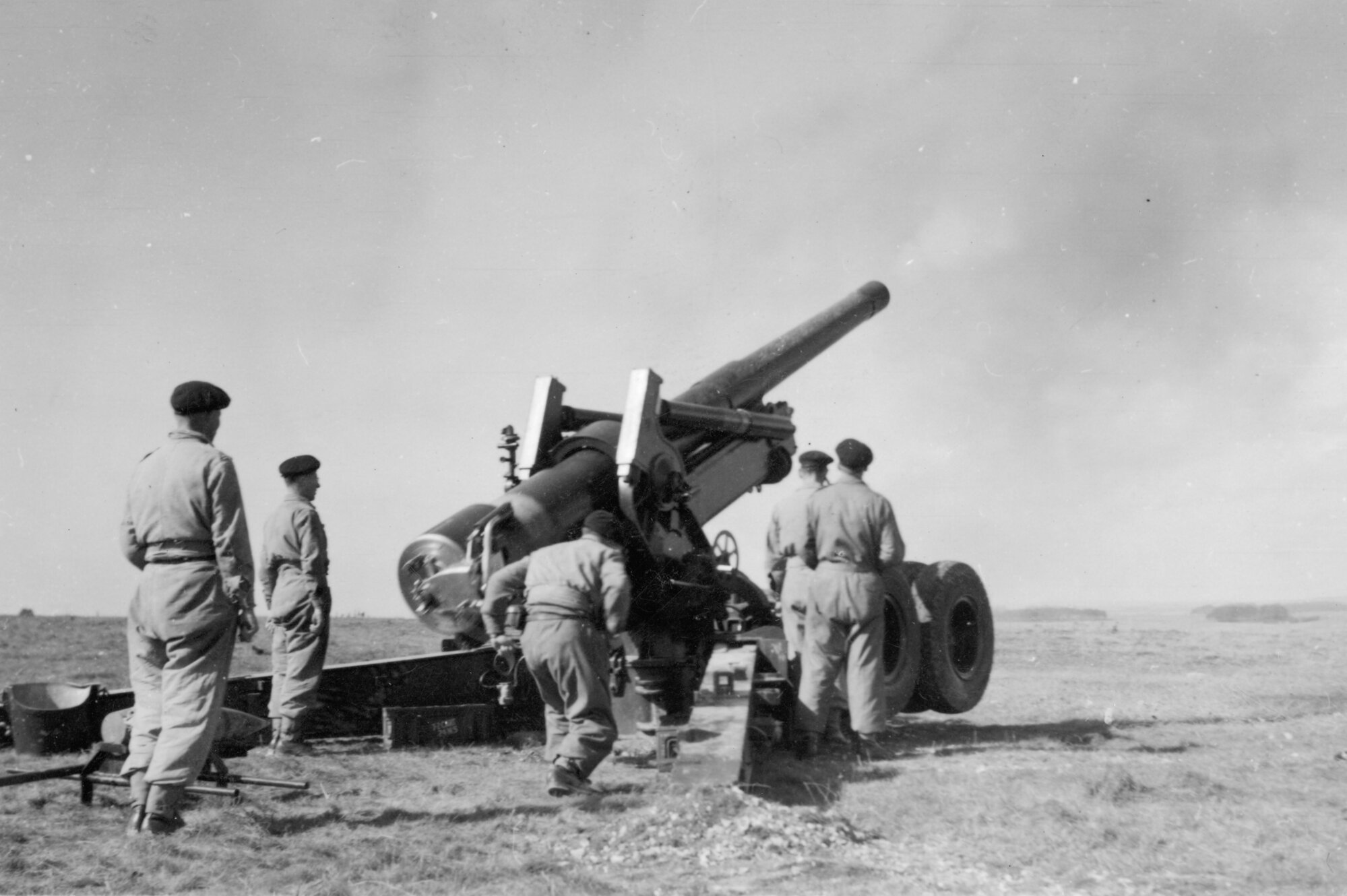 M115 8-inch howitzer 6; at full recoil after firing. [P1-381-1841]