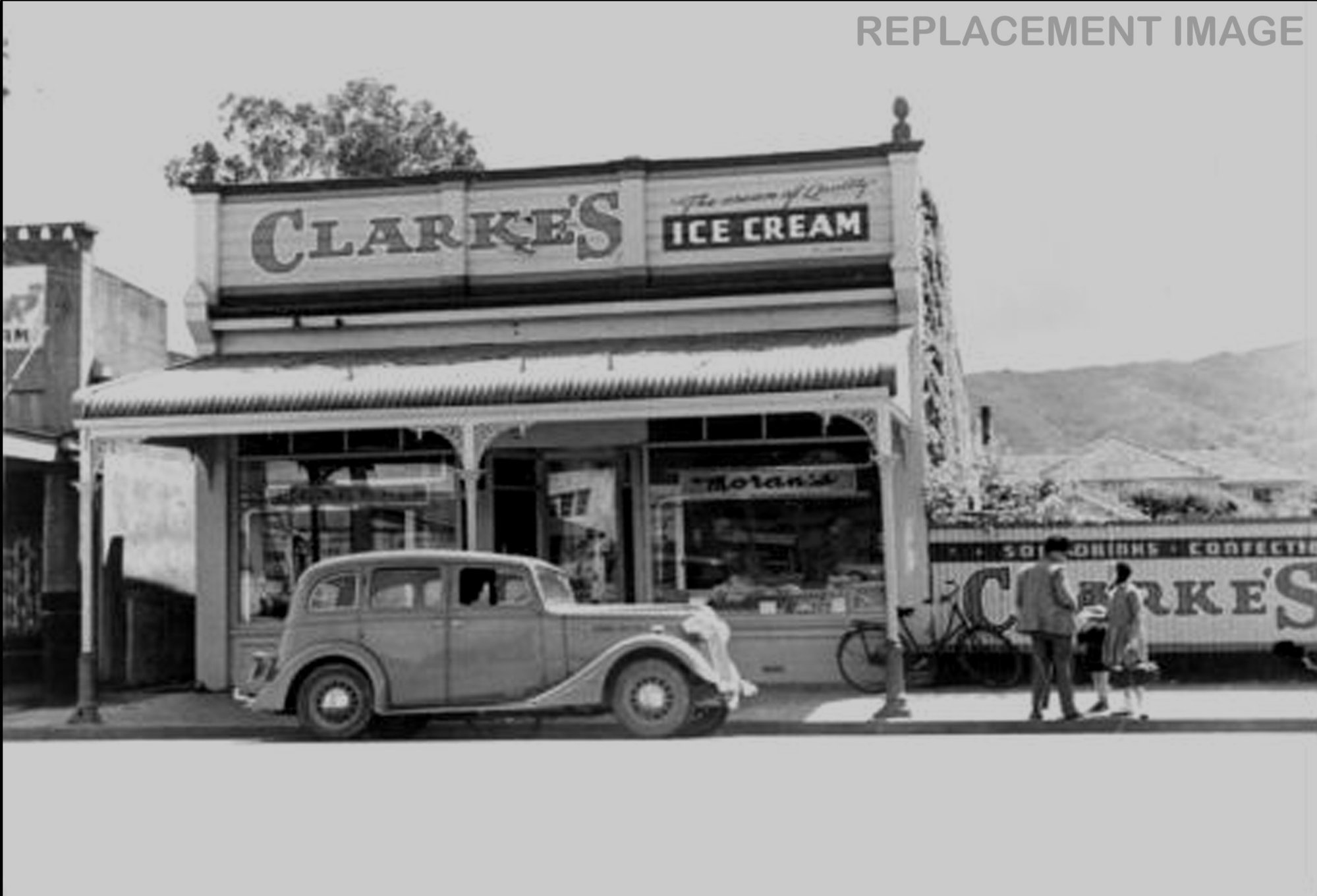 Main St, Upper Hutt, Jan. 1948; north side 07; Moran's