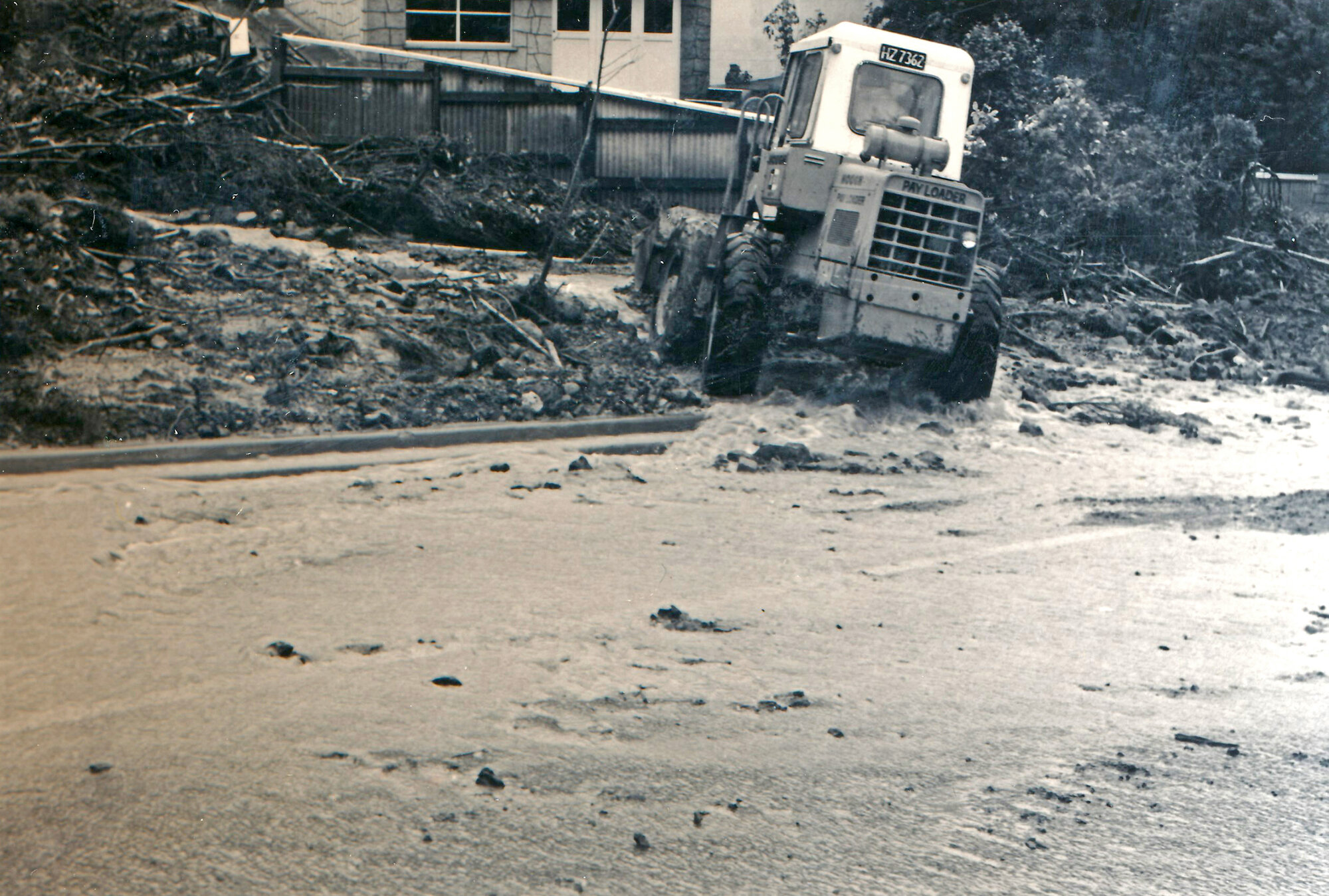 Flood, 1976; Silverstream, ref: 5 &mdash; 10