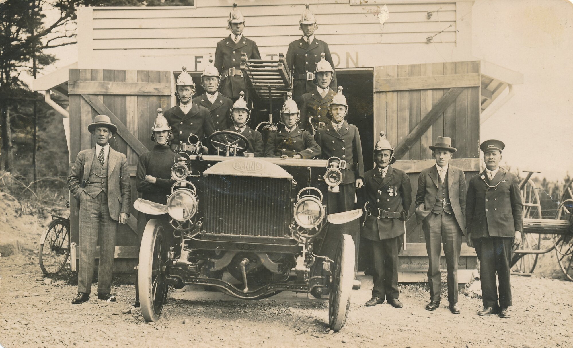 Silverstream Volunteer Fire Brigade engine 1931; Dennis appliance