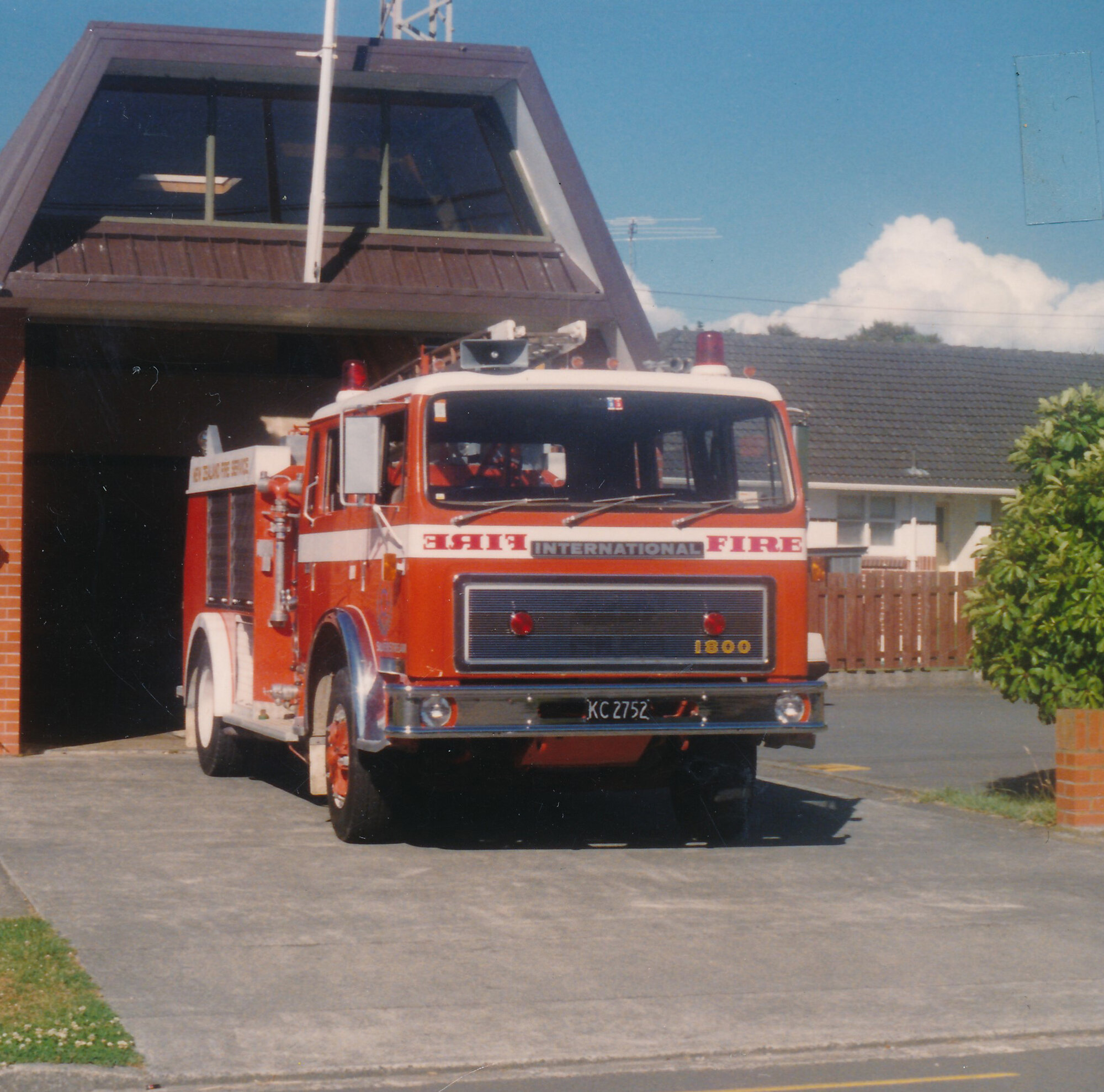 Silverstream Volunteer Fire Brigade engine, 1990; International