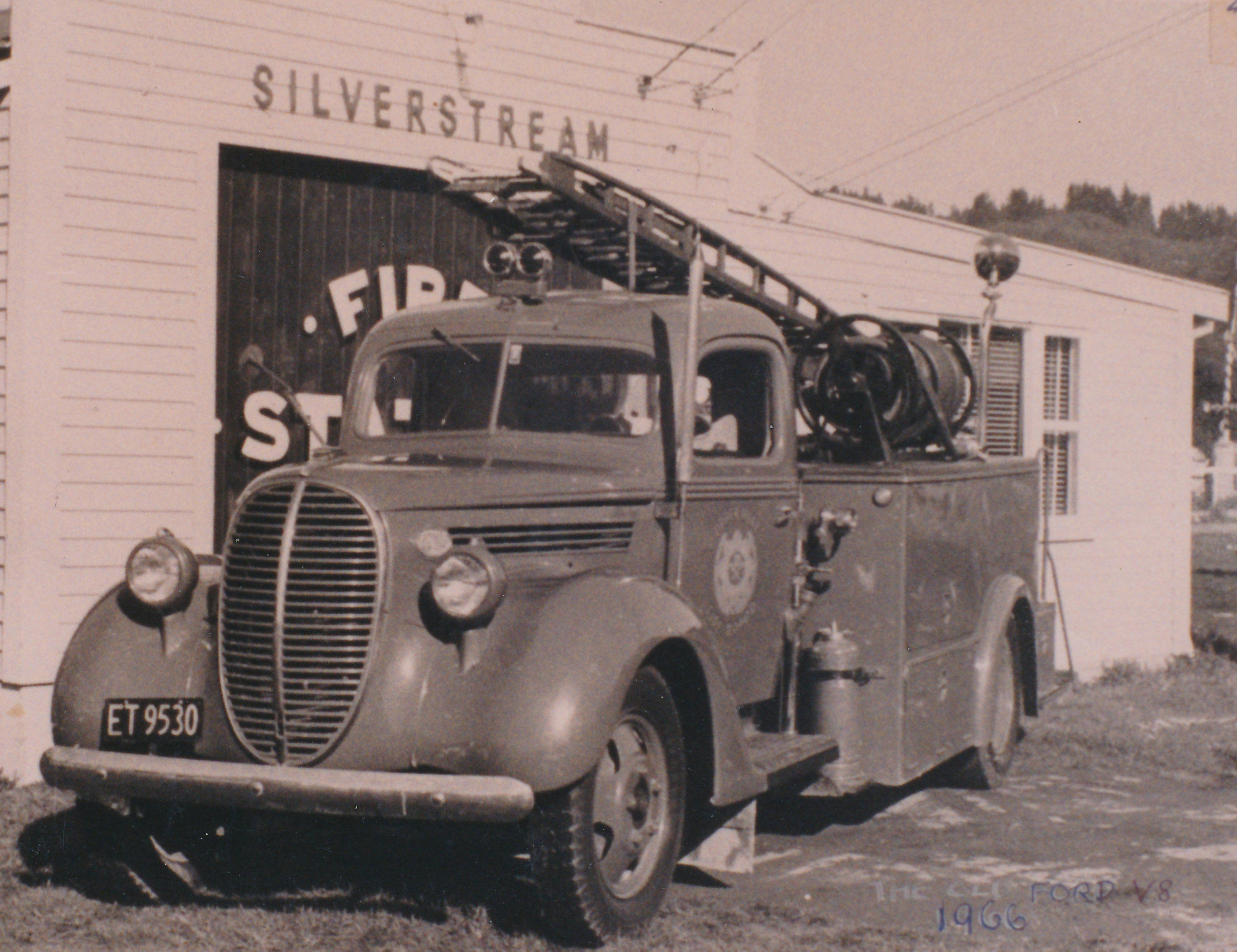 Silverstream Volunteer Fire Brigade engine, 1966; 1938 Ford V8