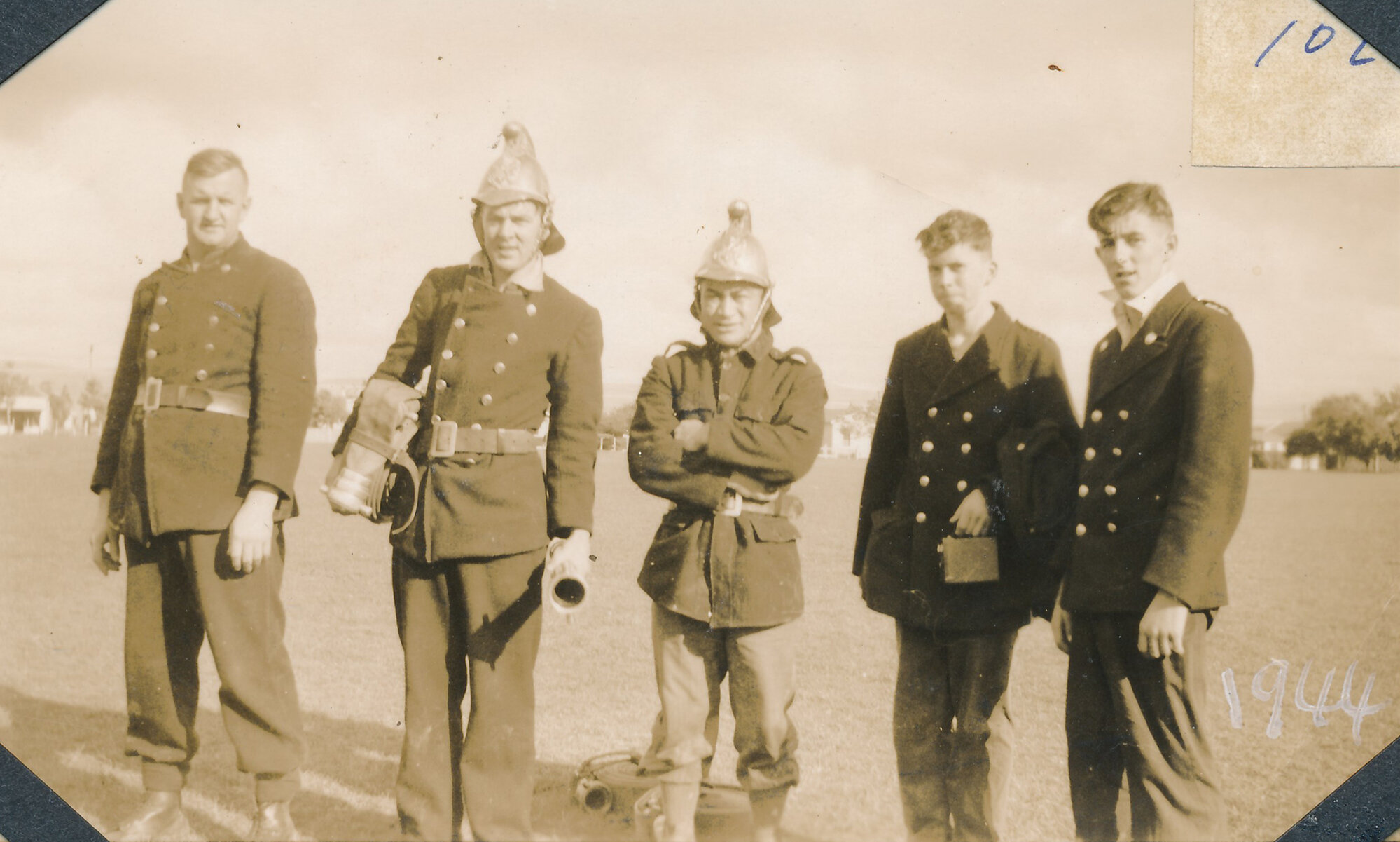 Silverstream Volunteer Fire Brigade group, 1944