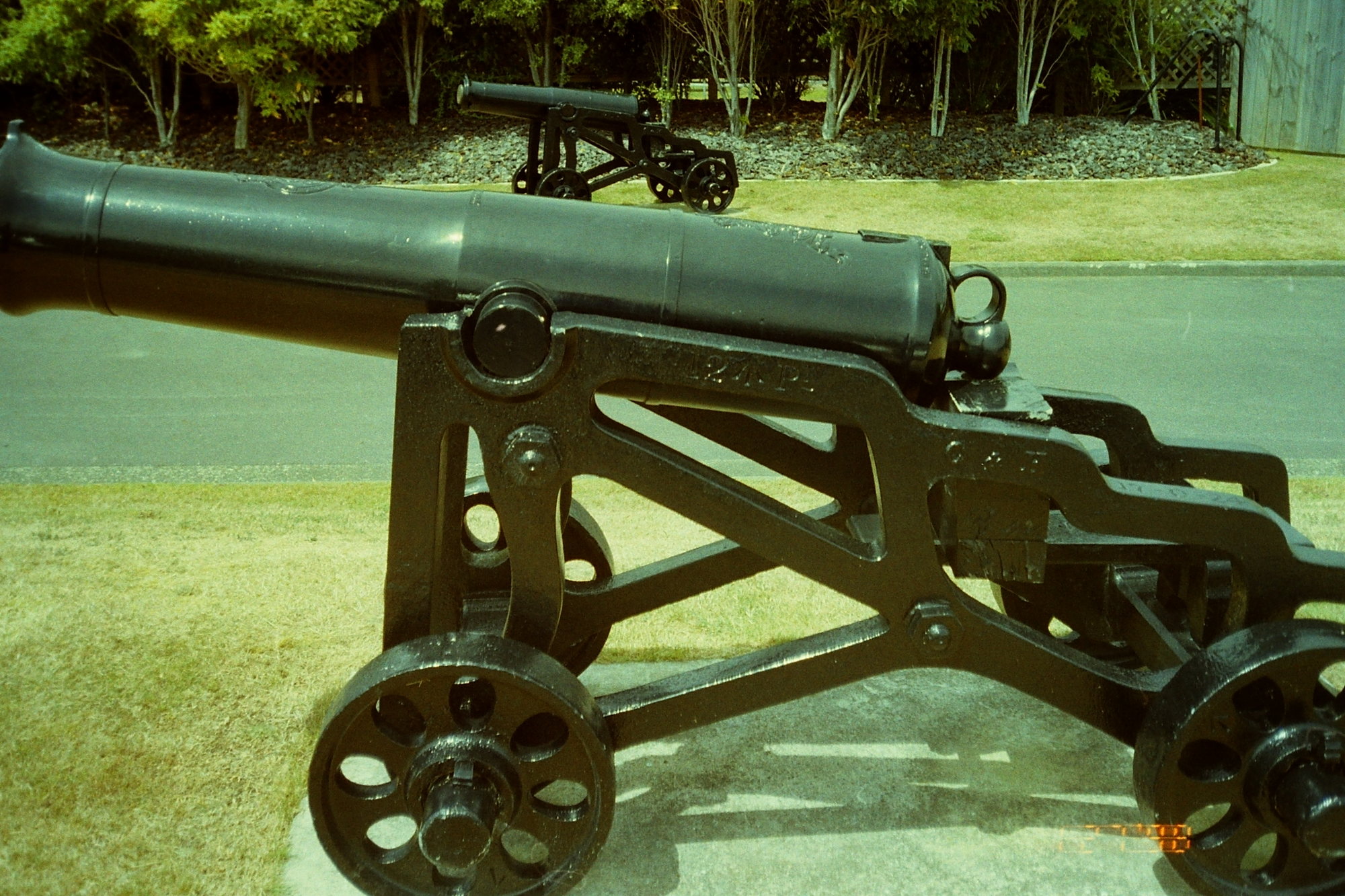 Trentham Camp guns; 24-pounder Carron muzzle-loading cannon.