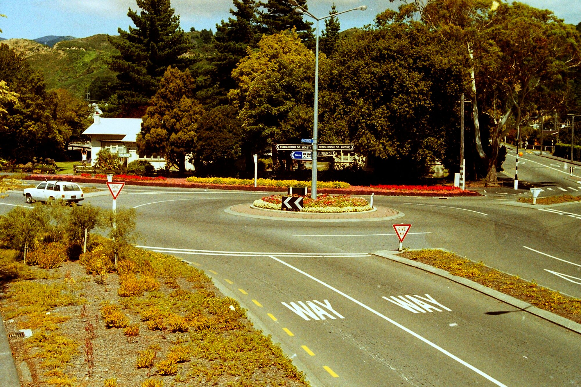 Gardens, Fergusson Drive; east side , between Main and Blenheim streets