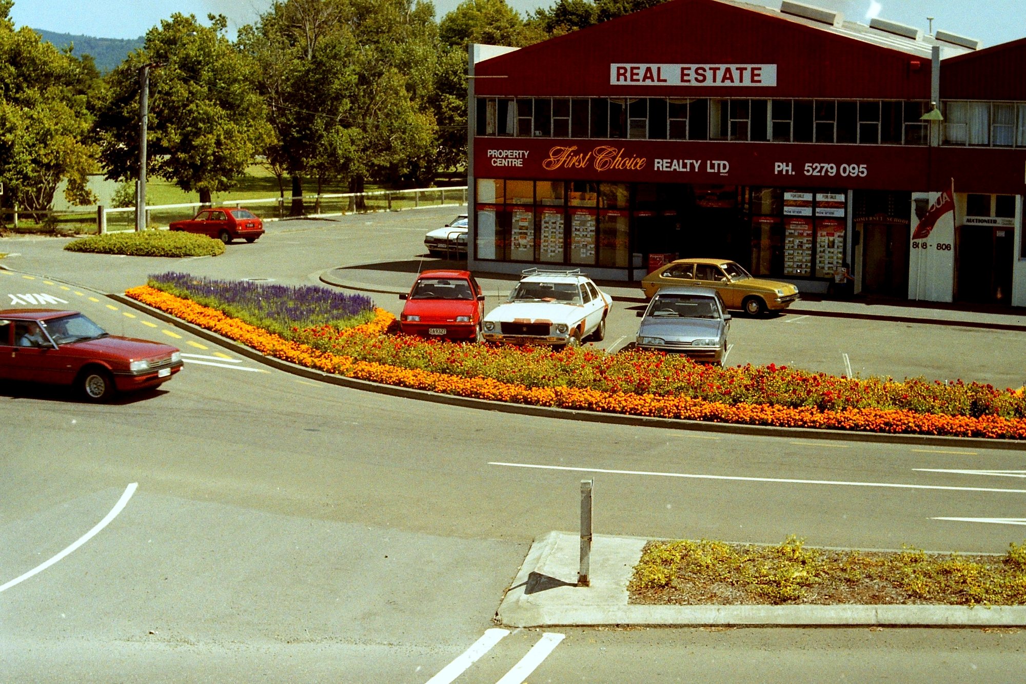 Gardens, Fergusson Drive; car park, corner of Martin Street