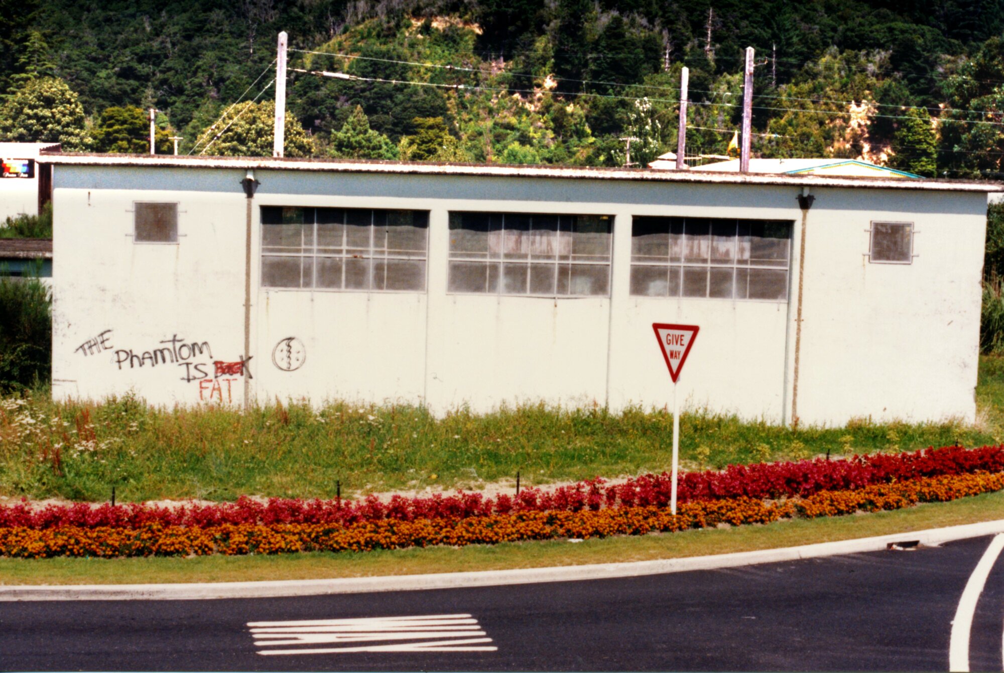 Gardens, Fergusson Drive; south side, opposite King Street