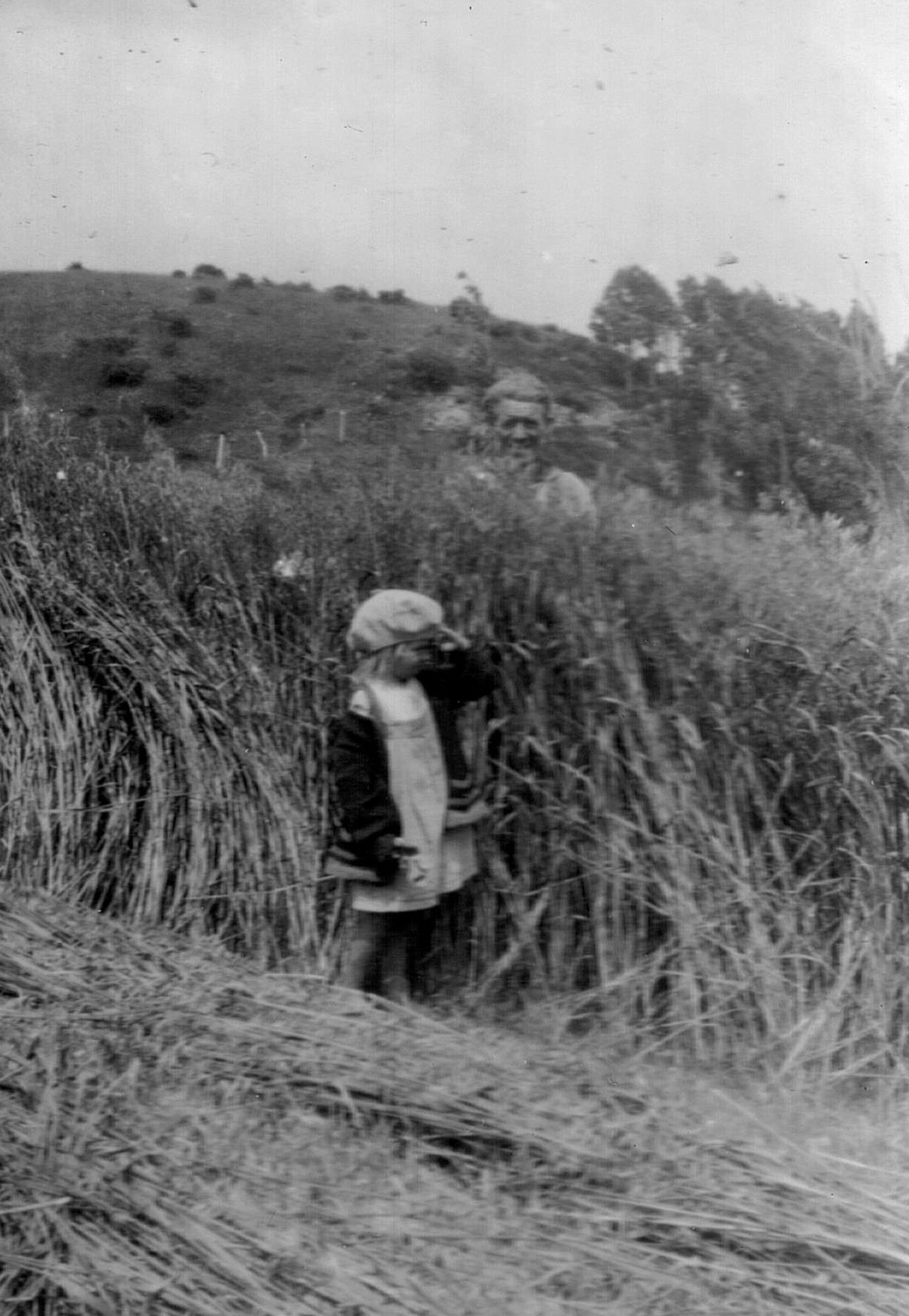 Flora Hoskins (n&eacute;e Danahay) Photograph Album p11 (7)